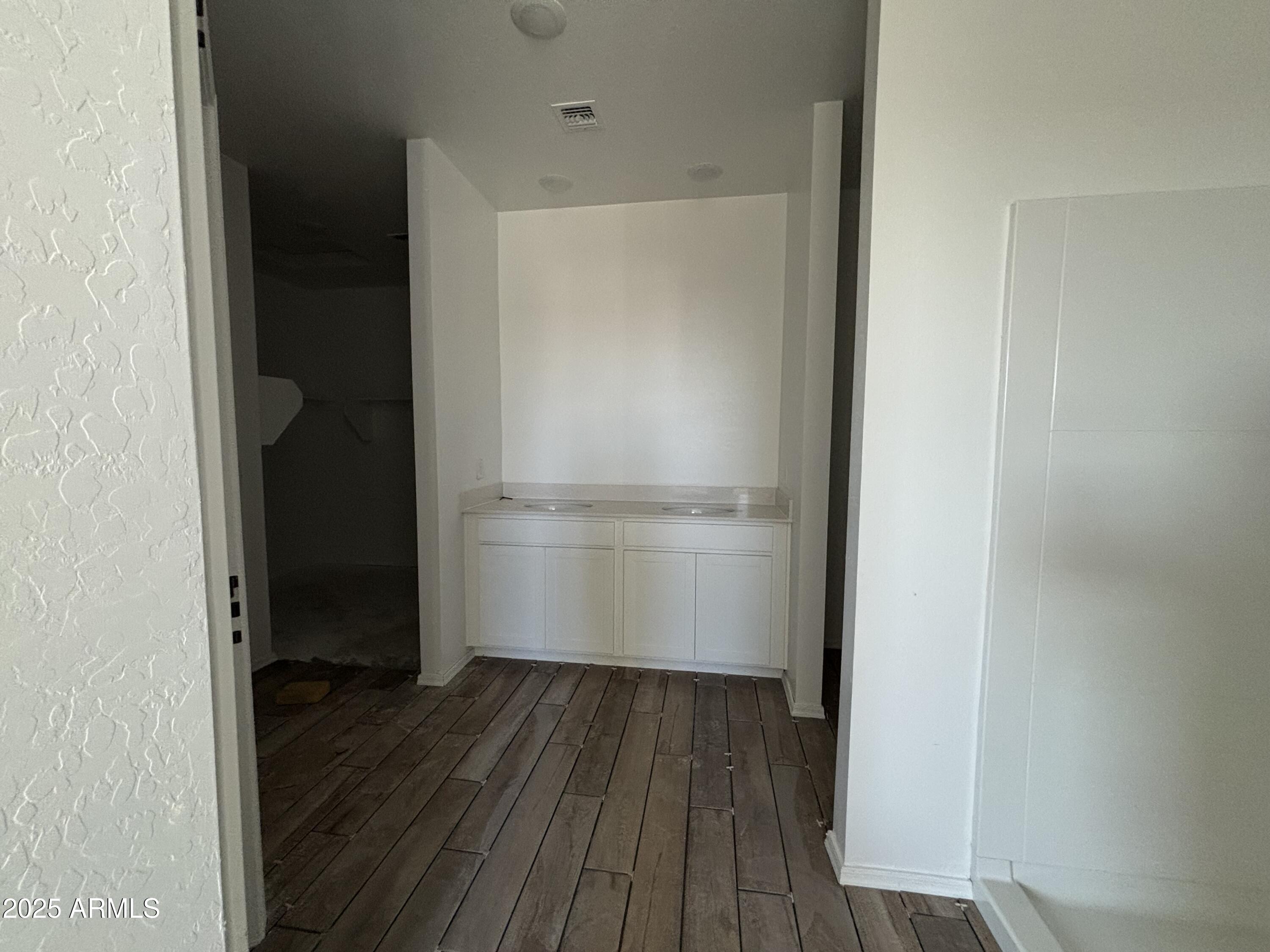 47477 W KENNER Drive