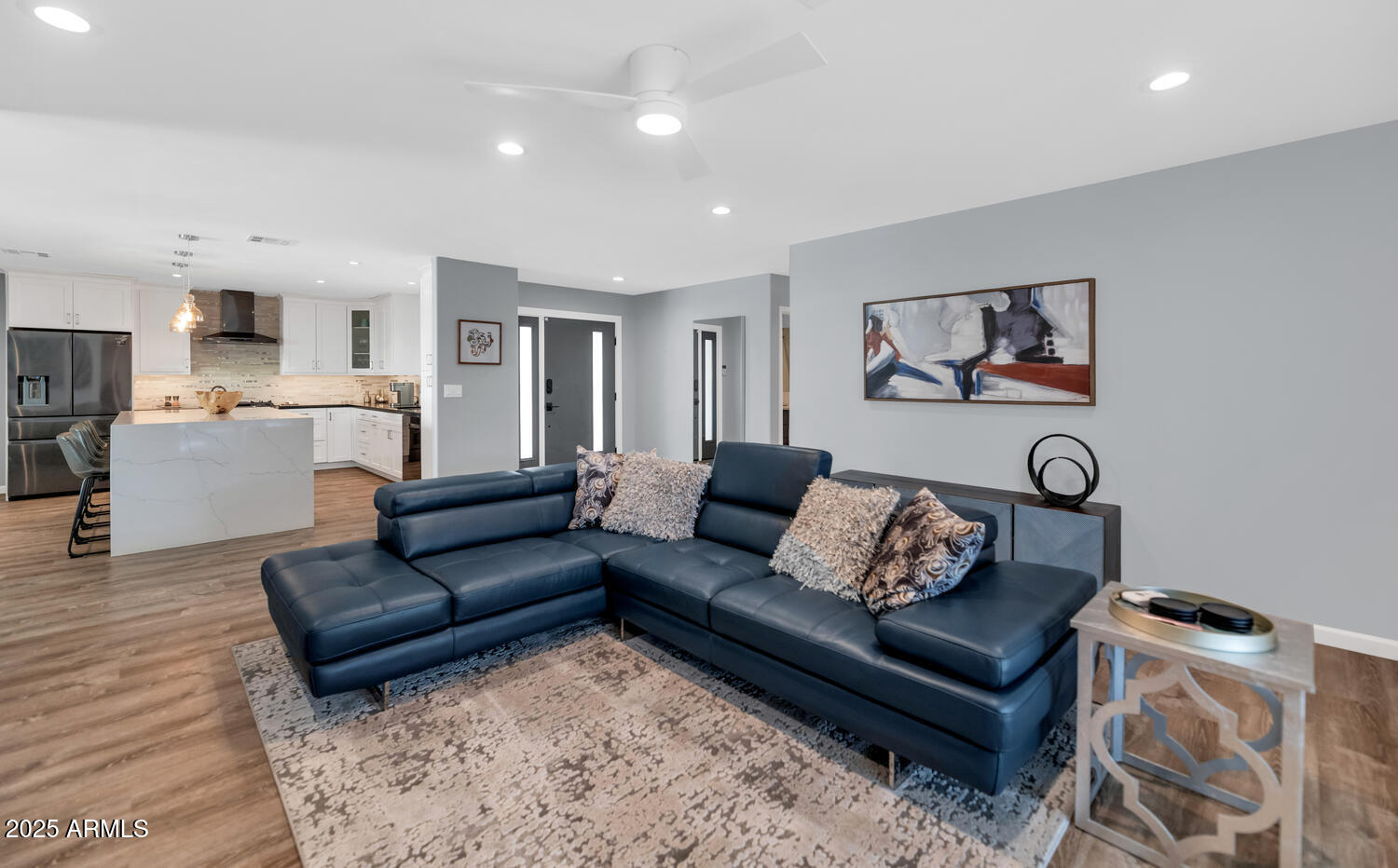 8337 E MINNEZONA Avenue