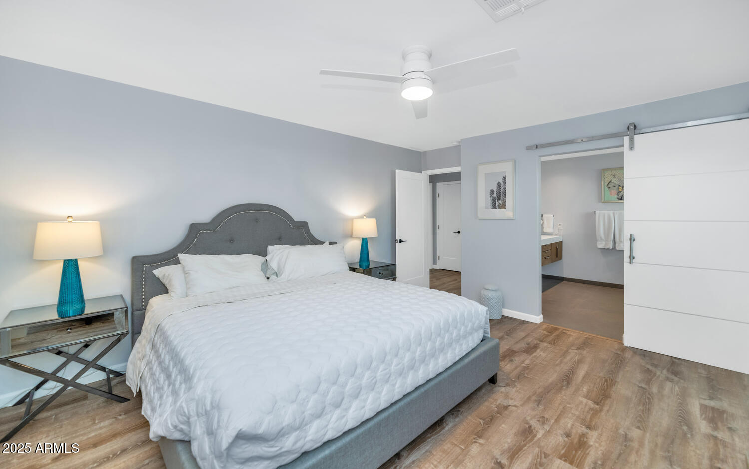 8337 E MINNEZONA Avenue