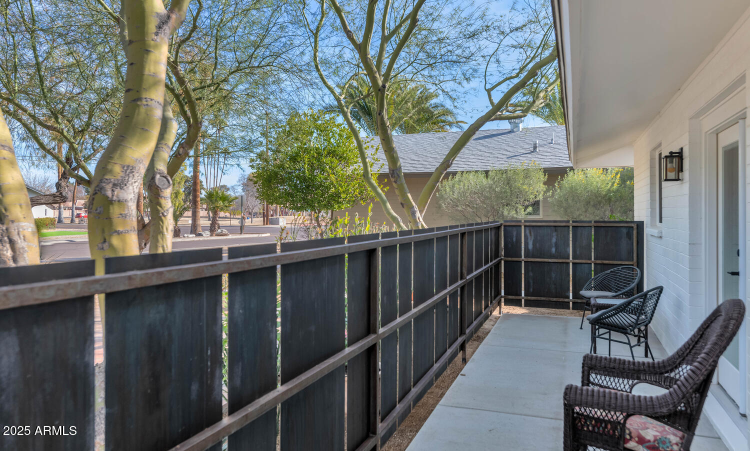 8337 E MINNEZONA Avenue