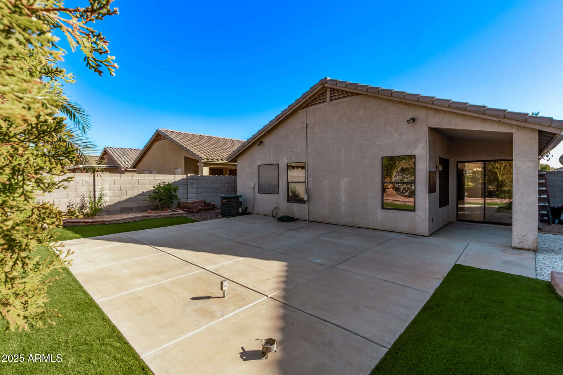 3232 E HONONEGH Drive