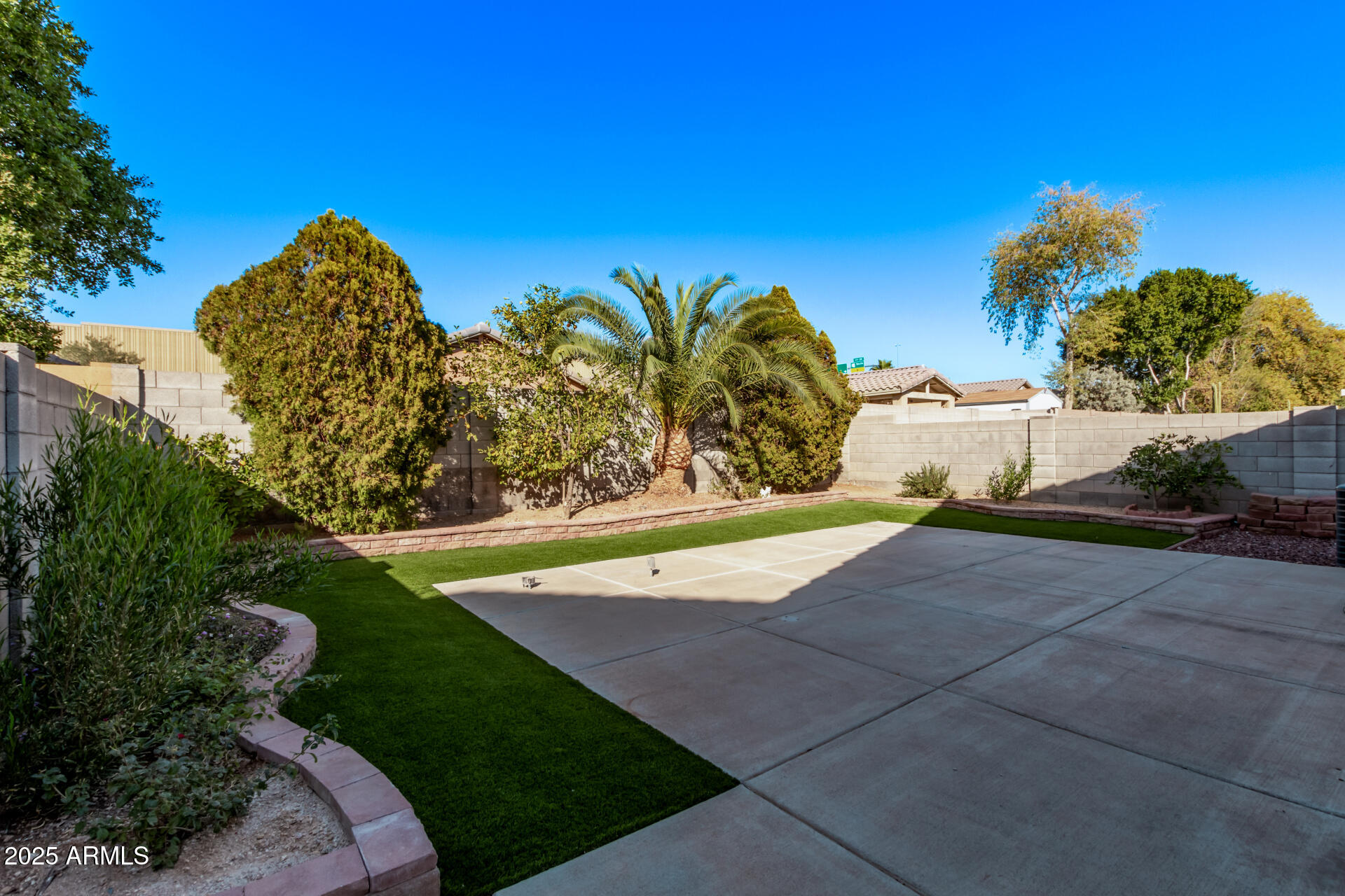 3232 E HONONEGH Drive