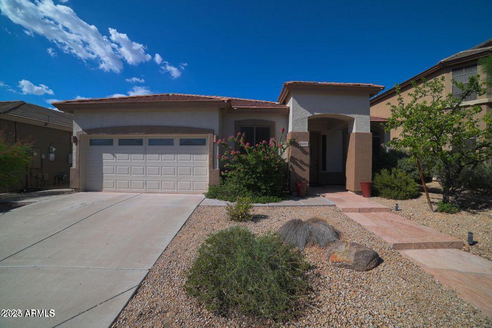 2430 W RED RANGE Way