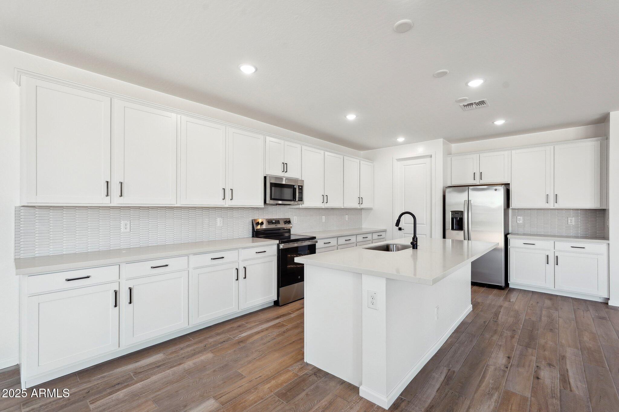 15762 W CHERYL Drive