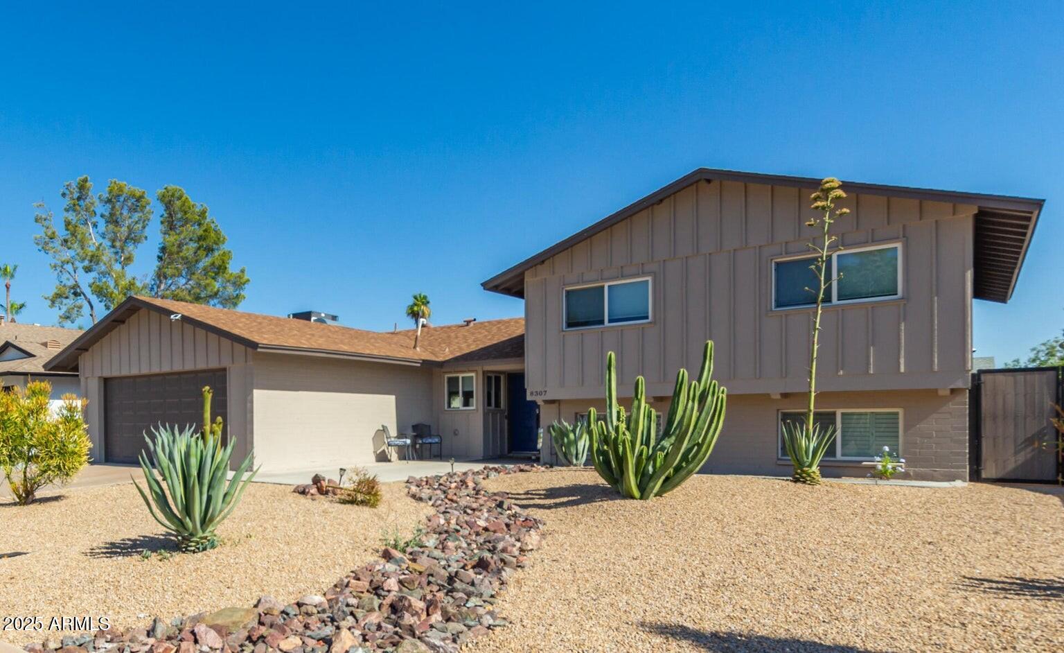 8307 E MONTEBELLO Avenue