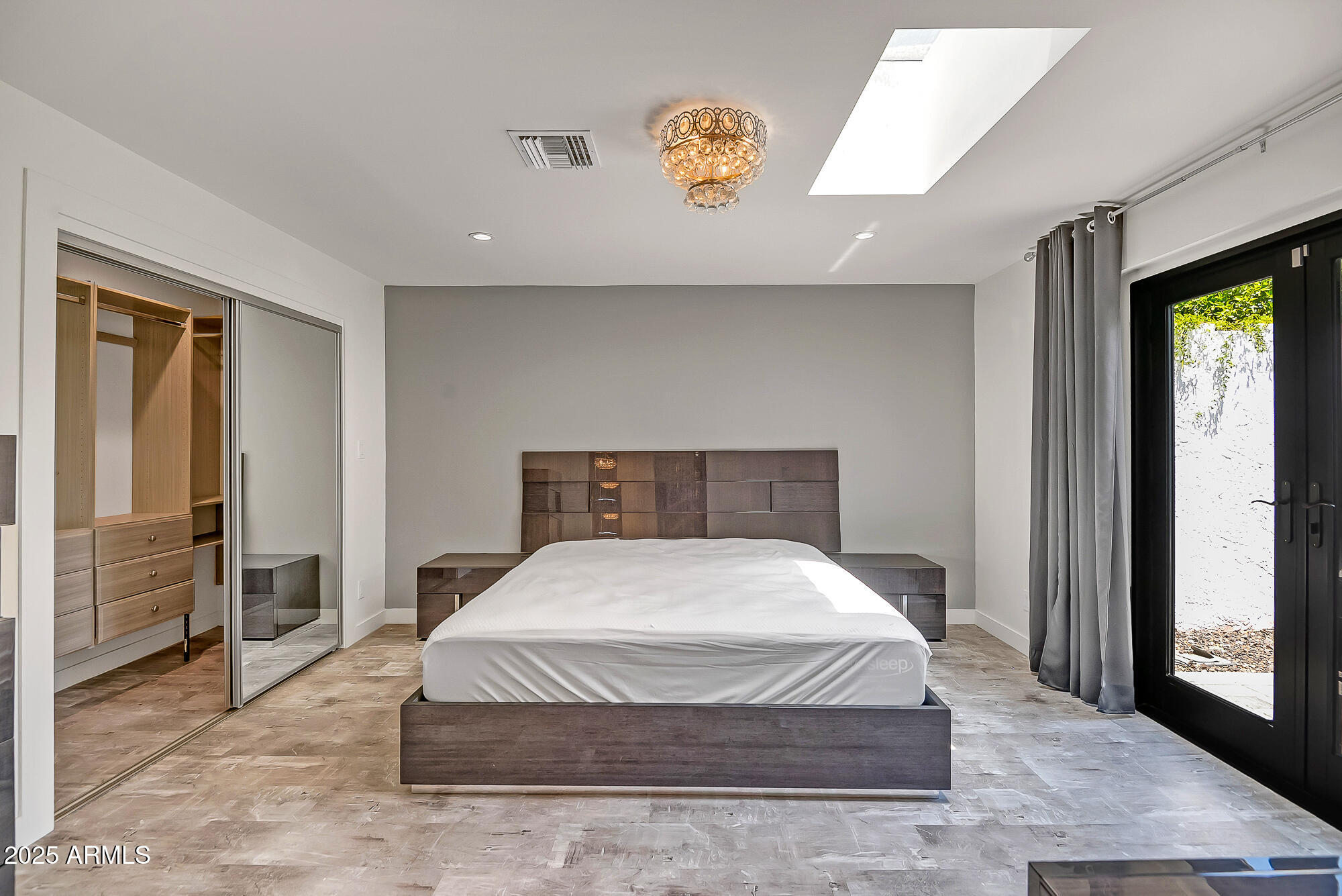 8094 E VIA DEL VENCINO --