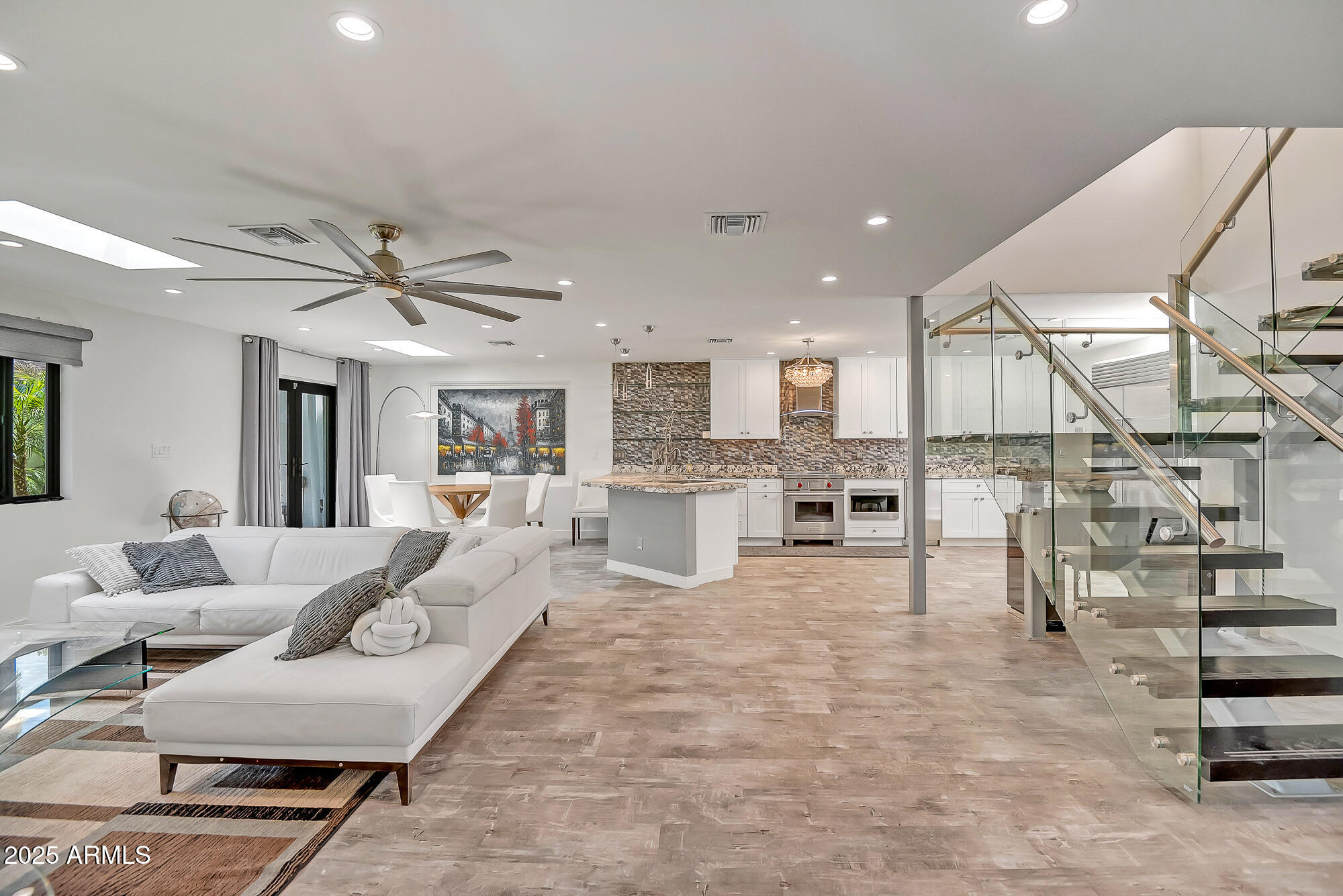 8094 E VIA DEL VENCINO --