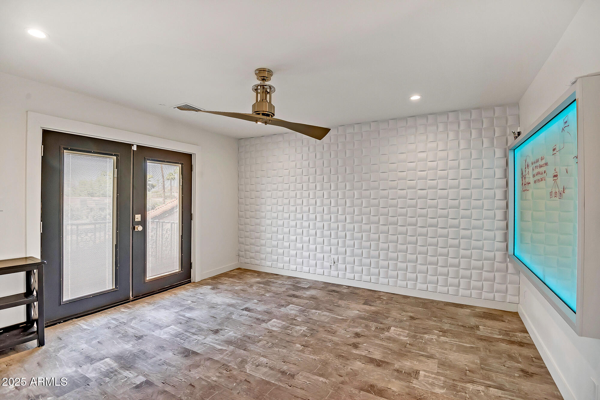 8094 E VIA DEL VENCINO --