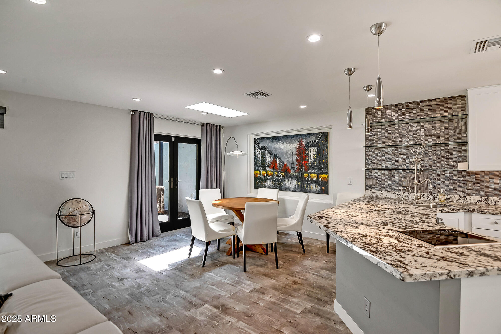 8094 E VIA DEL VENCINO --