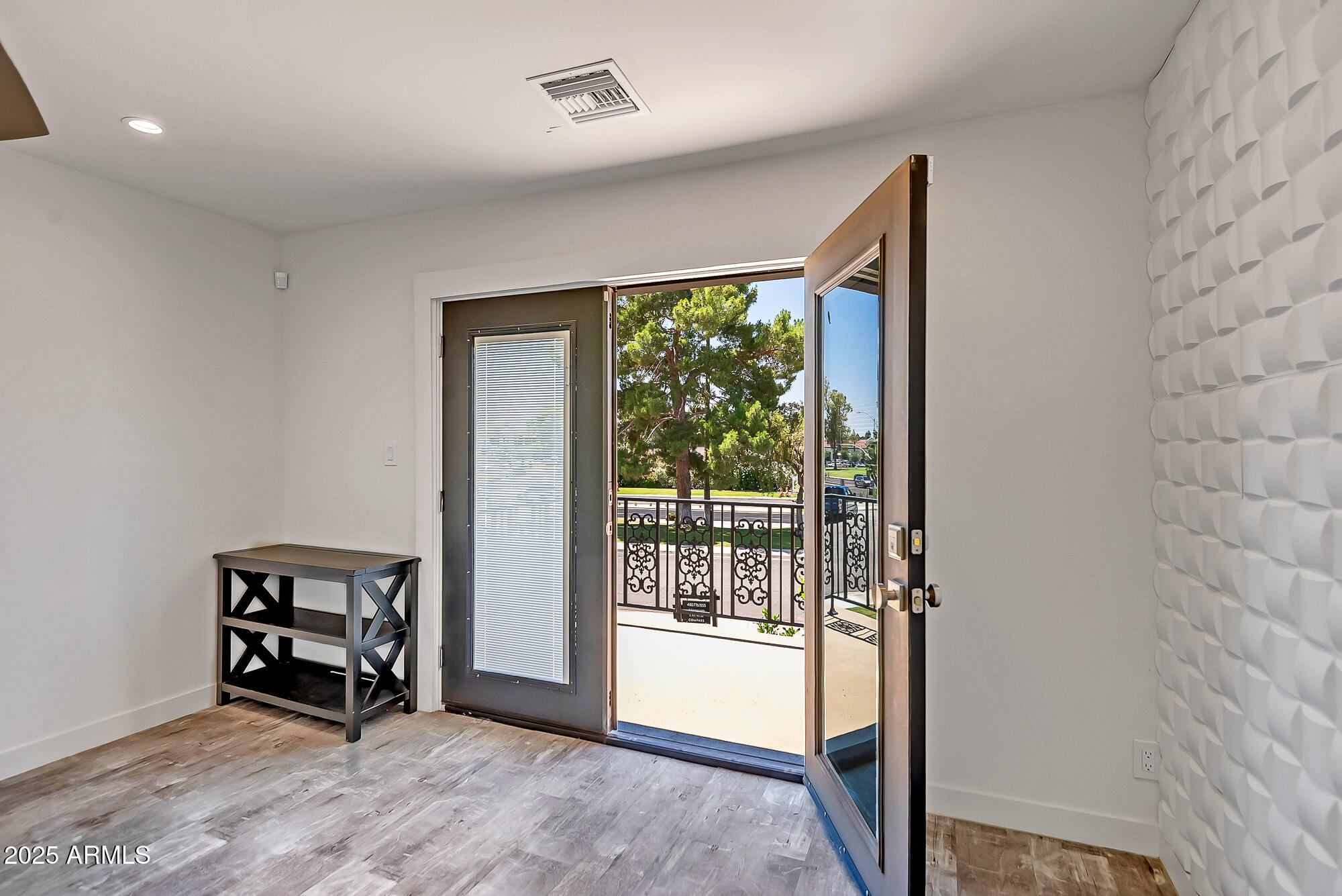 8094 E VIA DEL VENCINO --