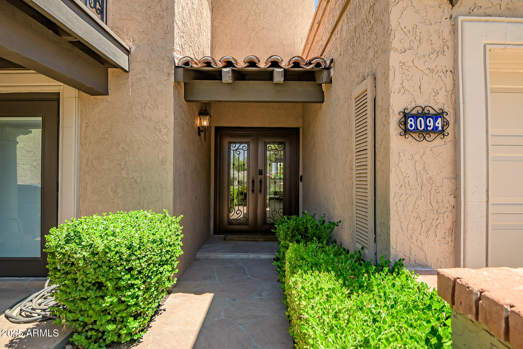 8094 E VIA DEL VENCINO --