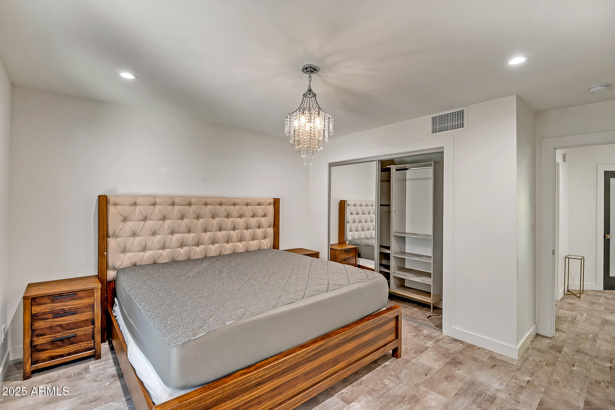 8094 E VIA DEL VENCINO --