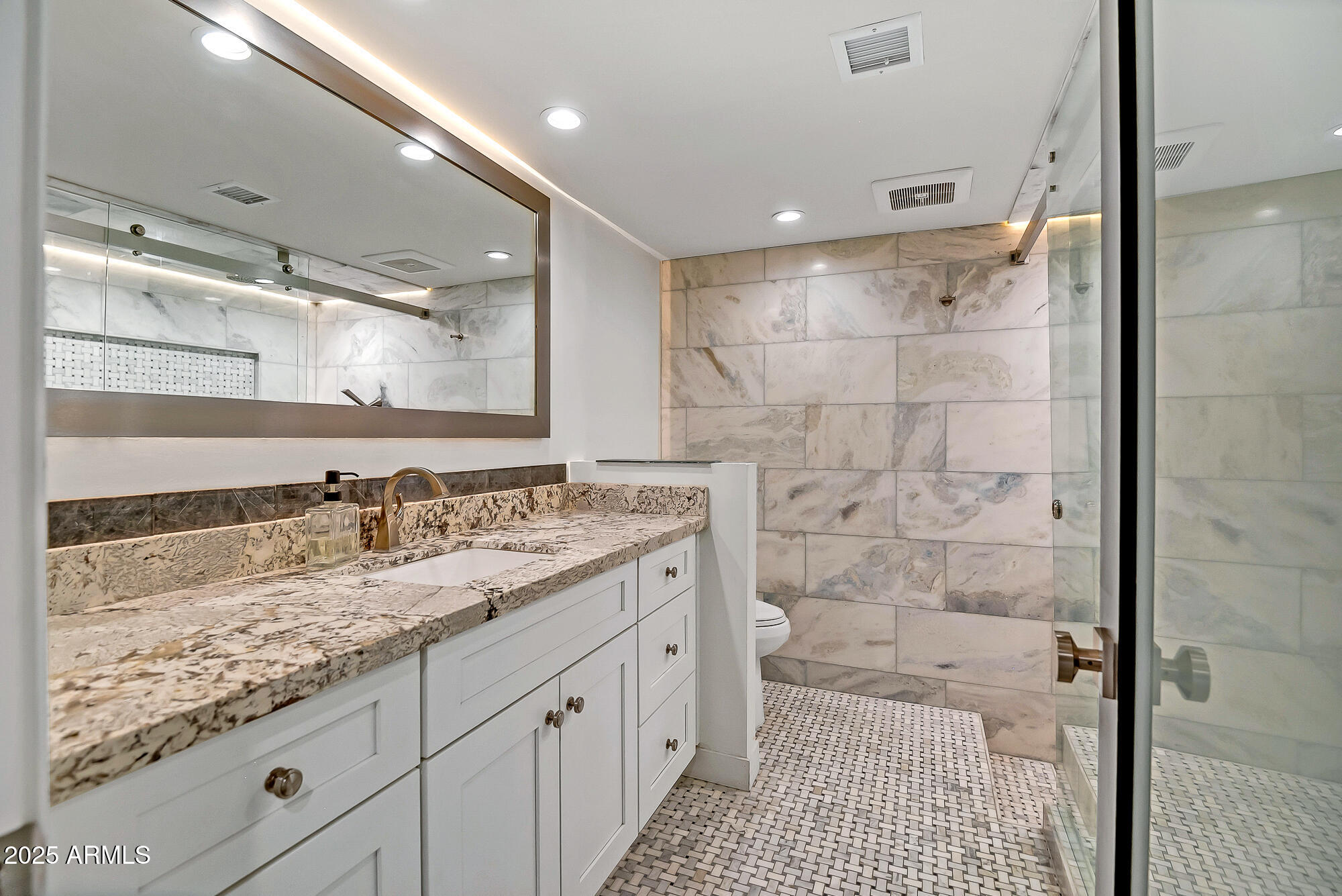 8094 E VIA DEL VENCINO --