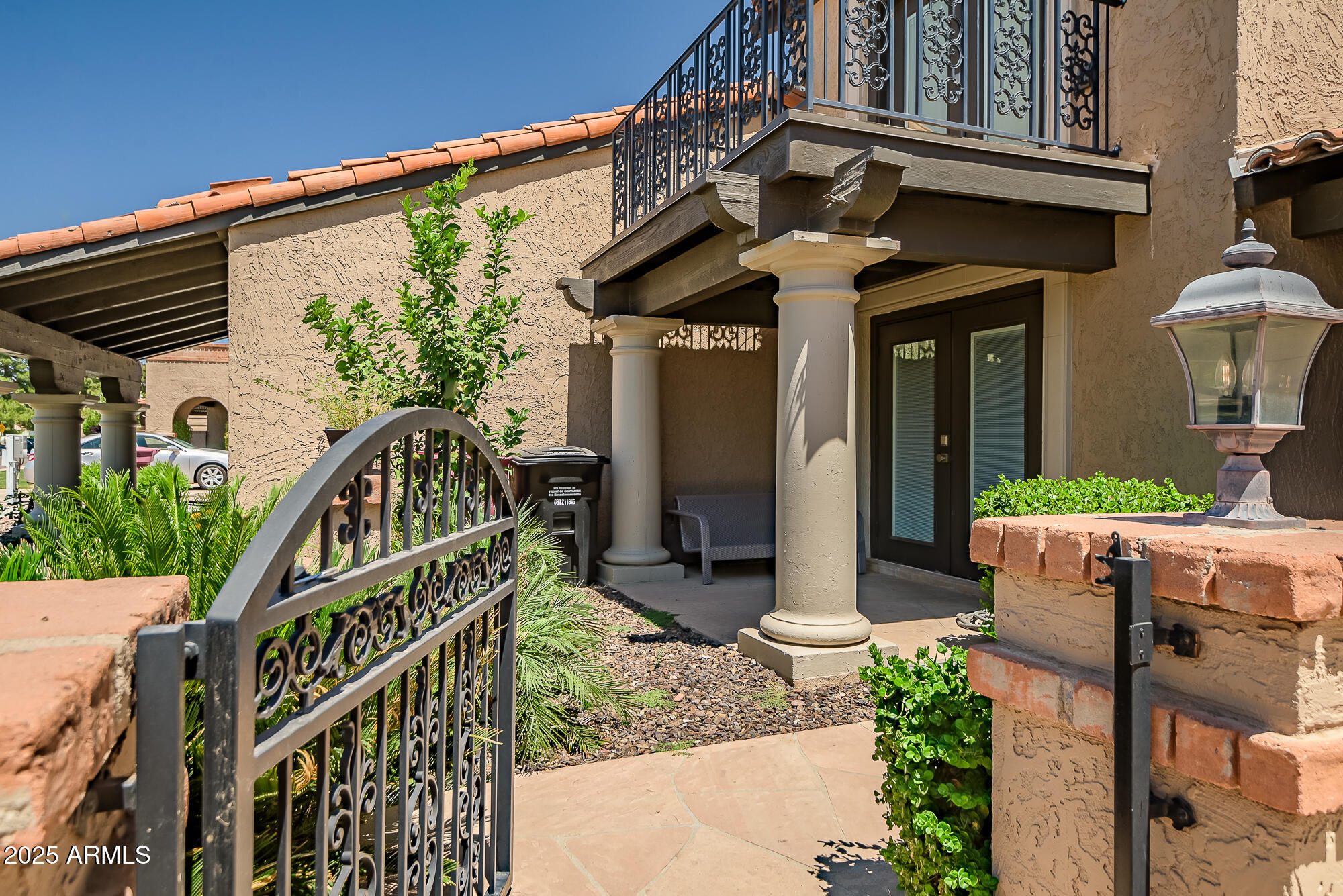 8094 E VIA DEL VENCINO --