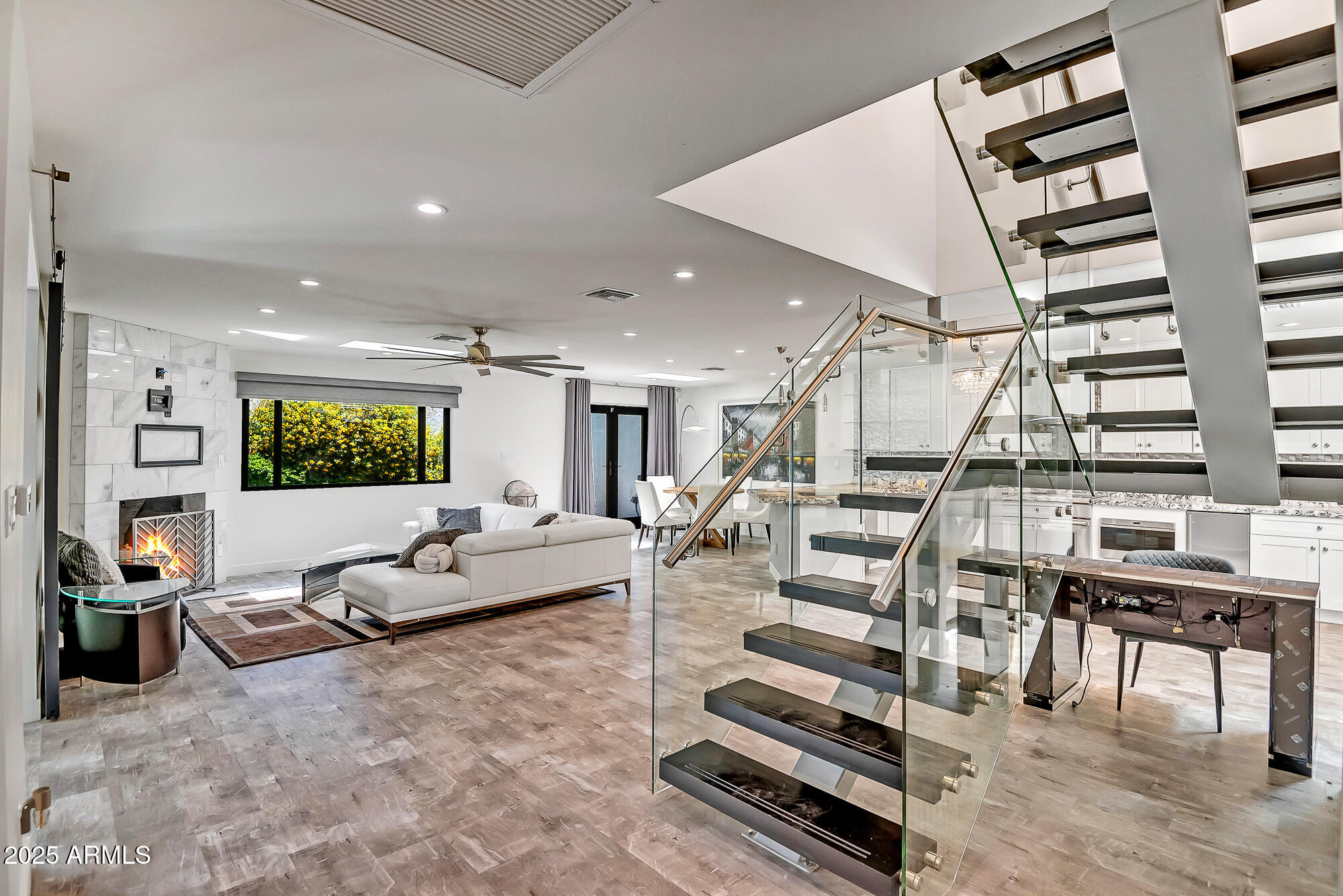 8094 E VIA DEL VENCINO --