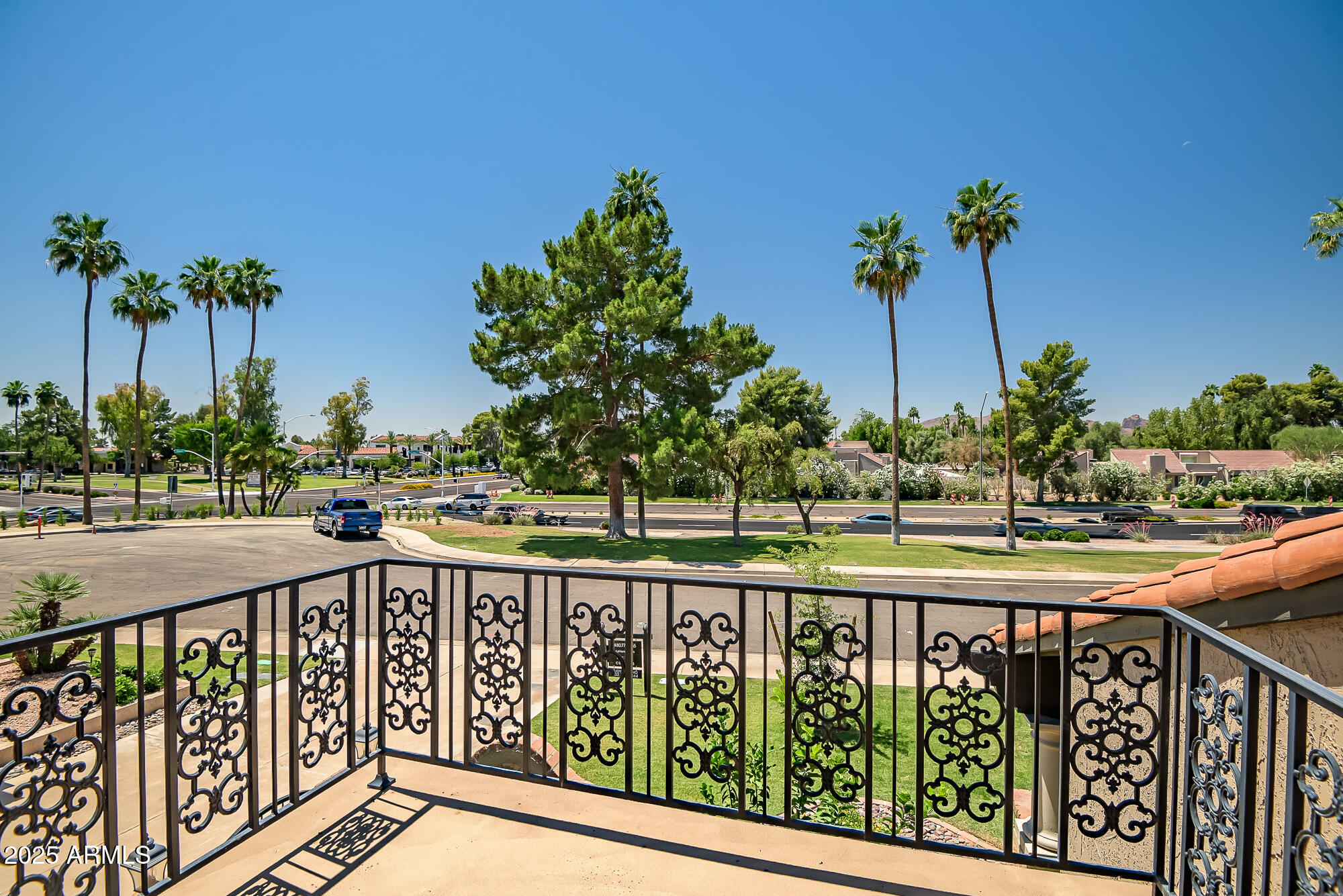 8094 E VIA DEL VENCINO --