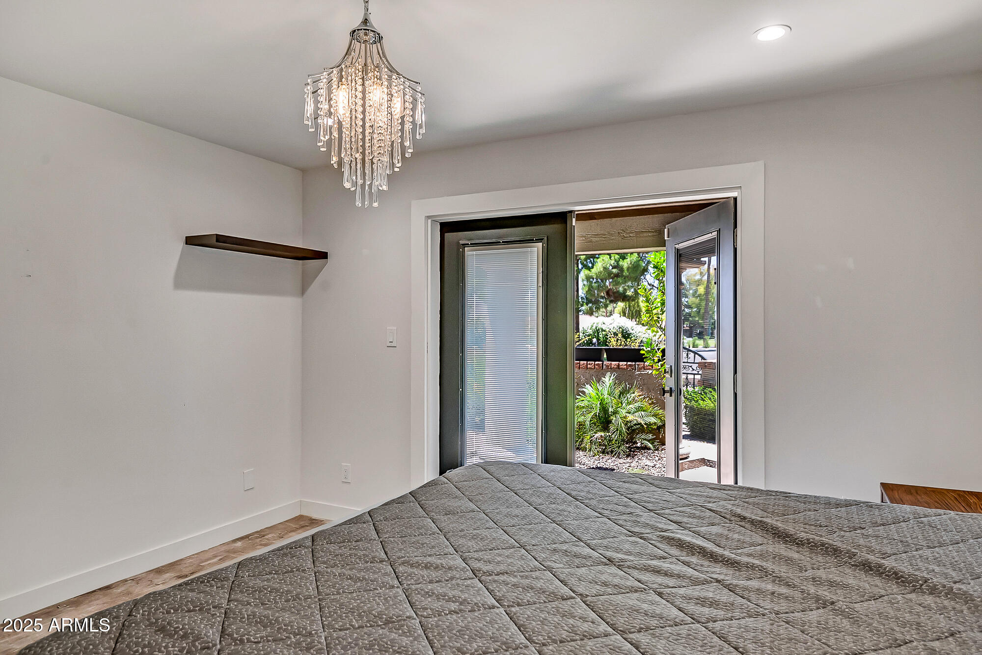 8094 E VIA DEL VENCINO --