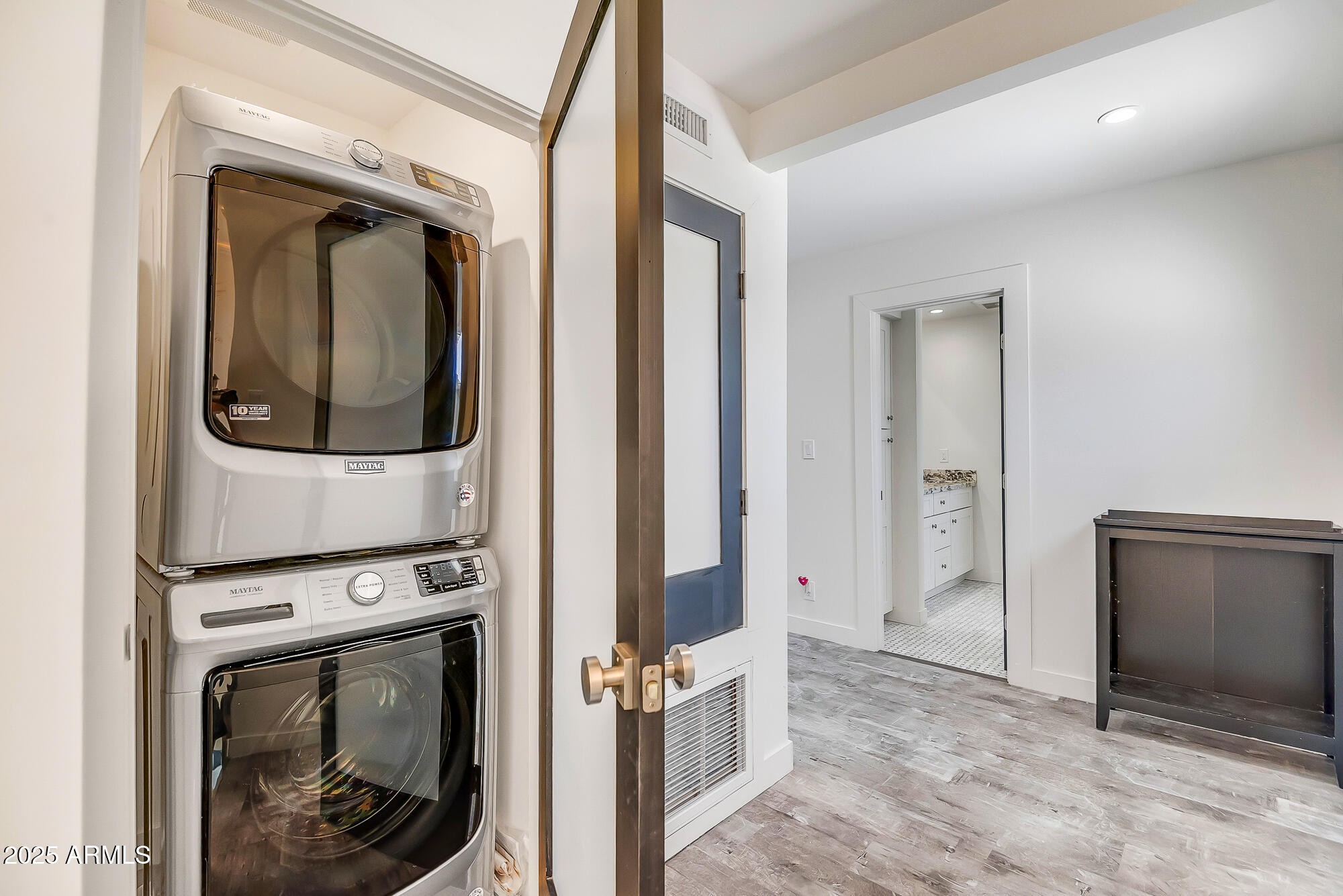 8094 E VIA DEL VENCINO --