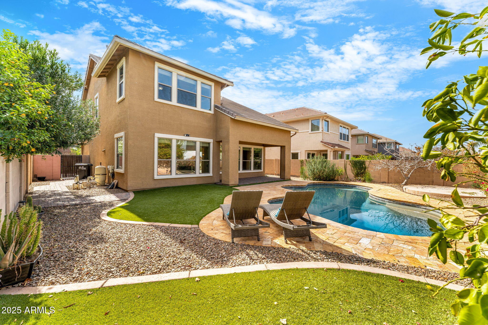 3548 E MESQUITE Street