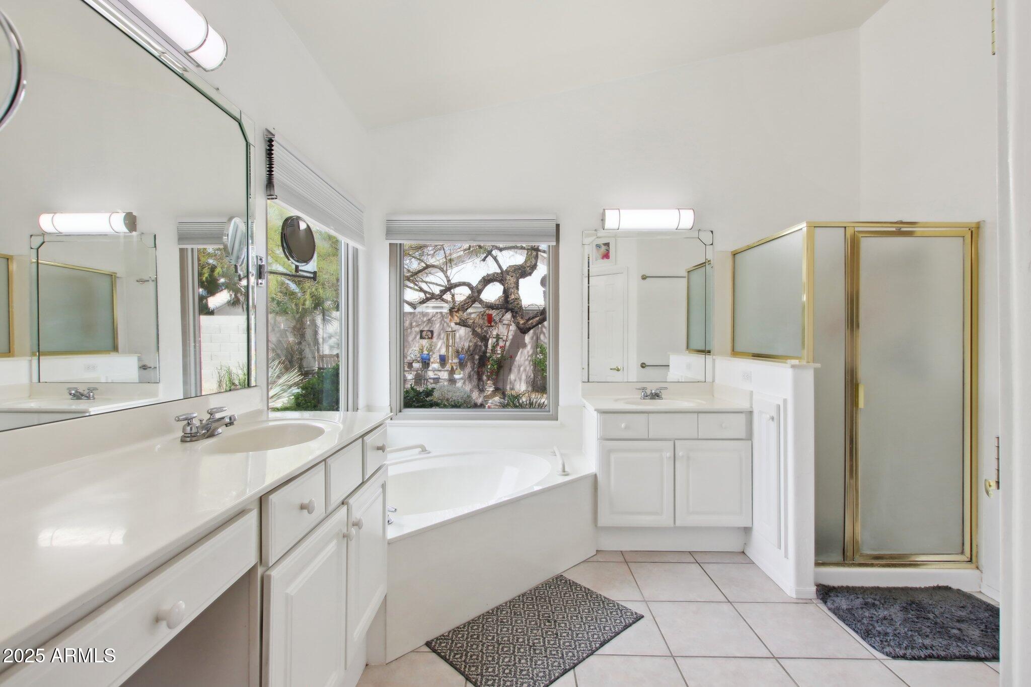 698 W MERRILL Avenue