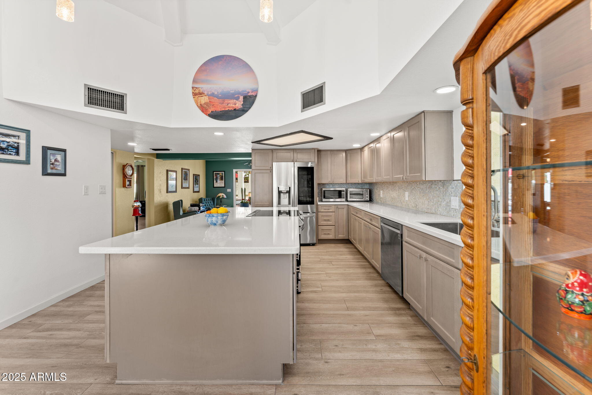 1031 W INDIAN HILLS Place