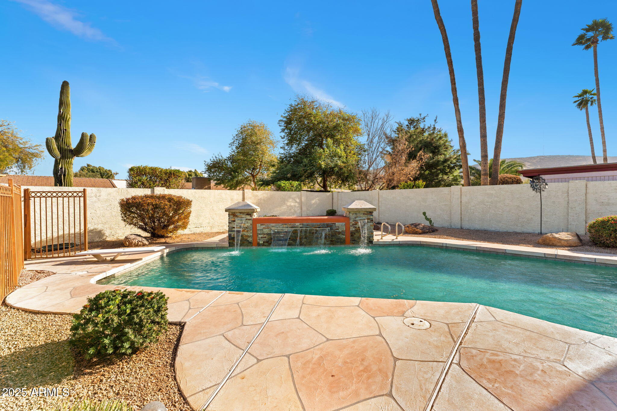 1031 W INDIAN HILLS Place