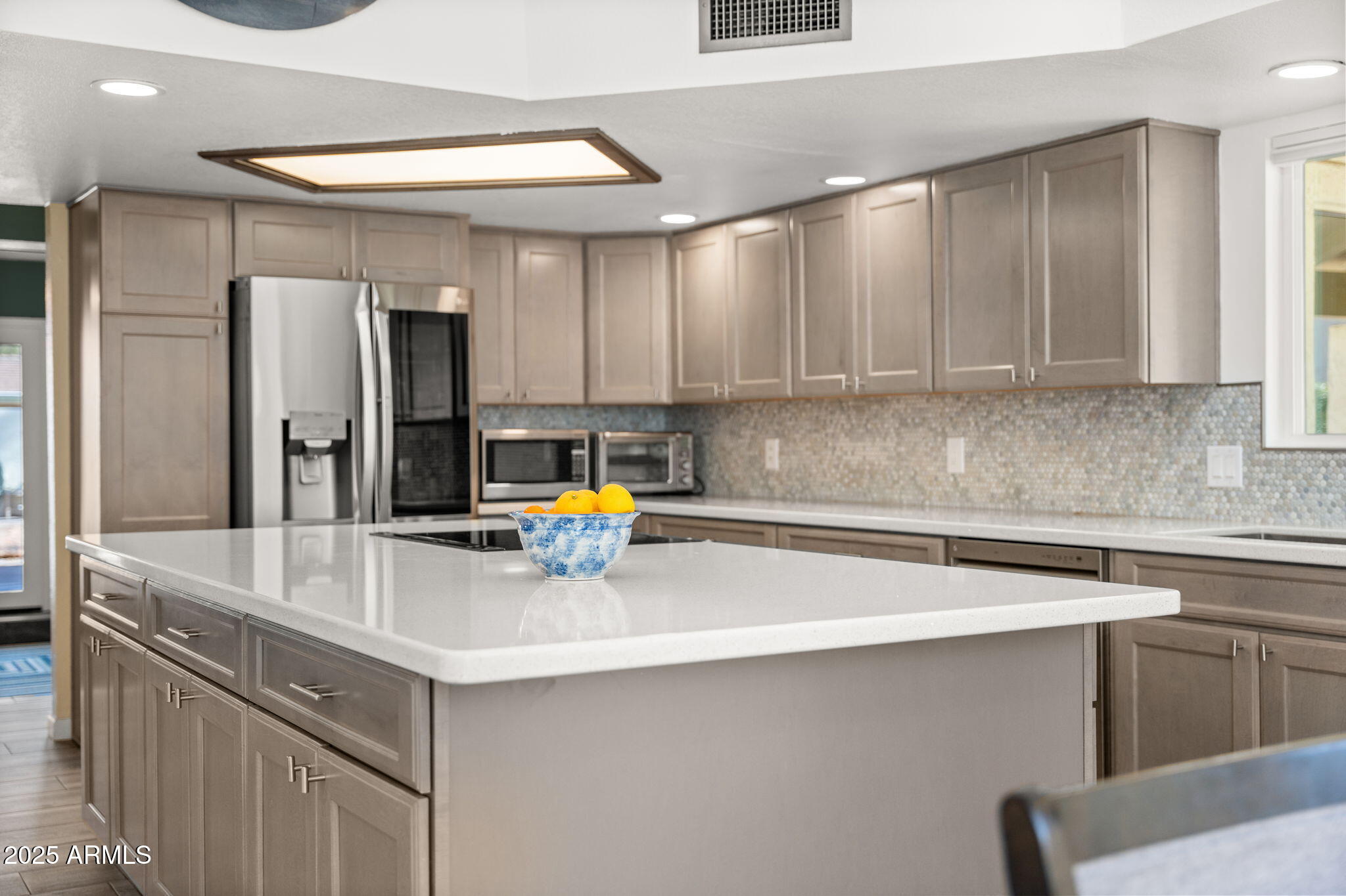 1031 W INDIAN HILLS Place