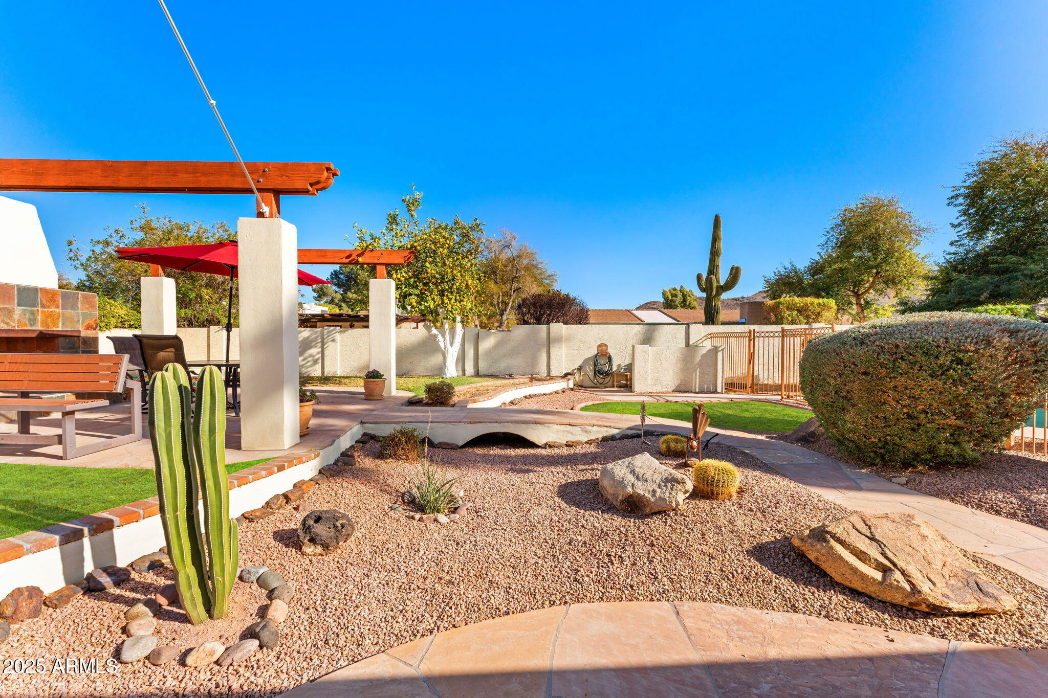 1031 W INDIAN HILLS Place