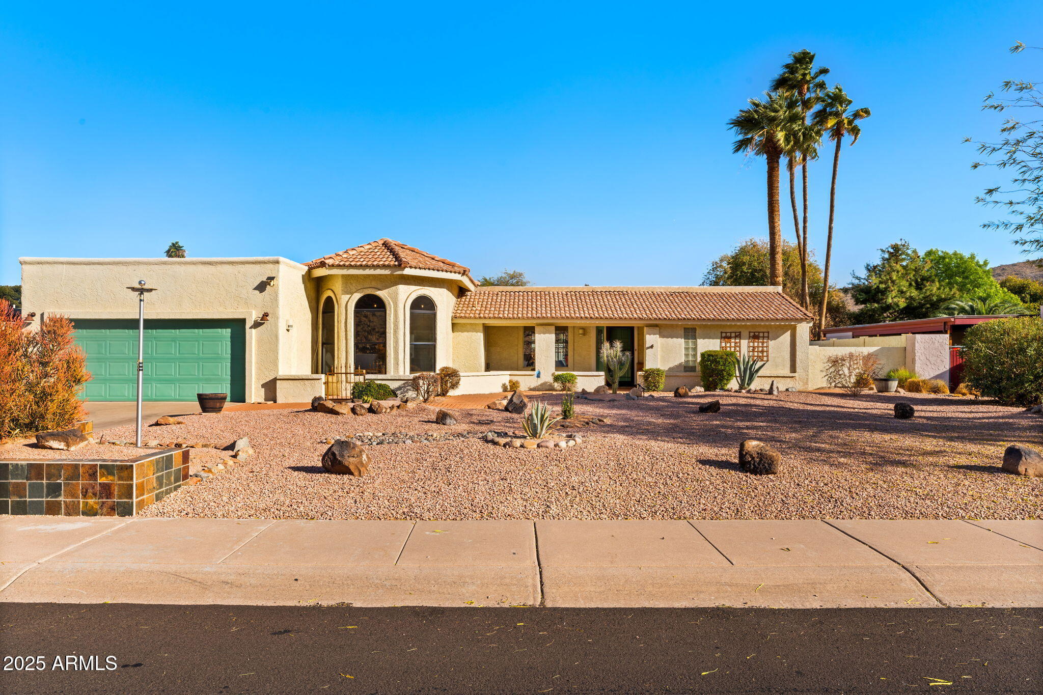 1031 W INDIAN HILLS Place