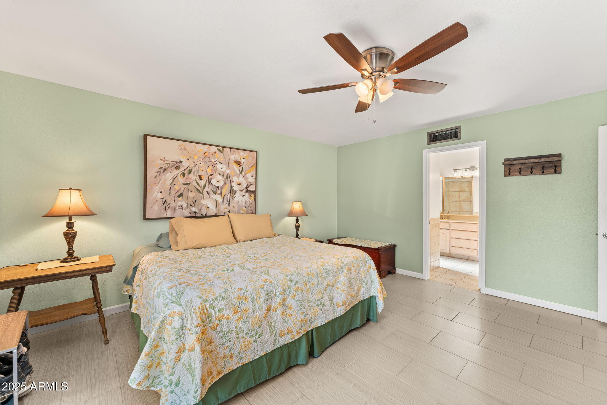 1031 W INDIAN HILLS Place