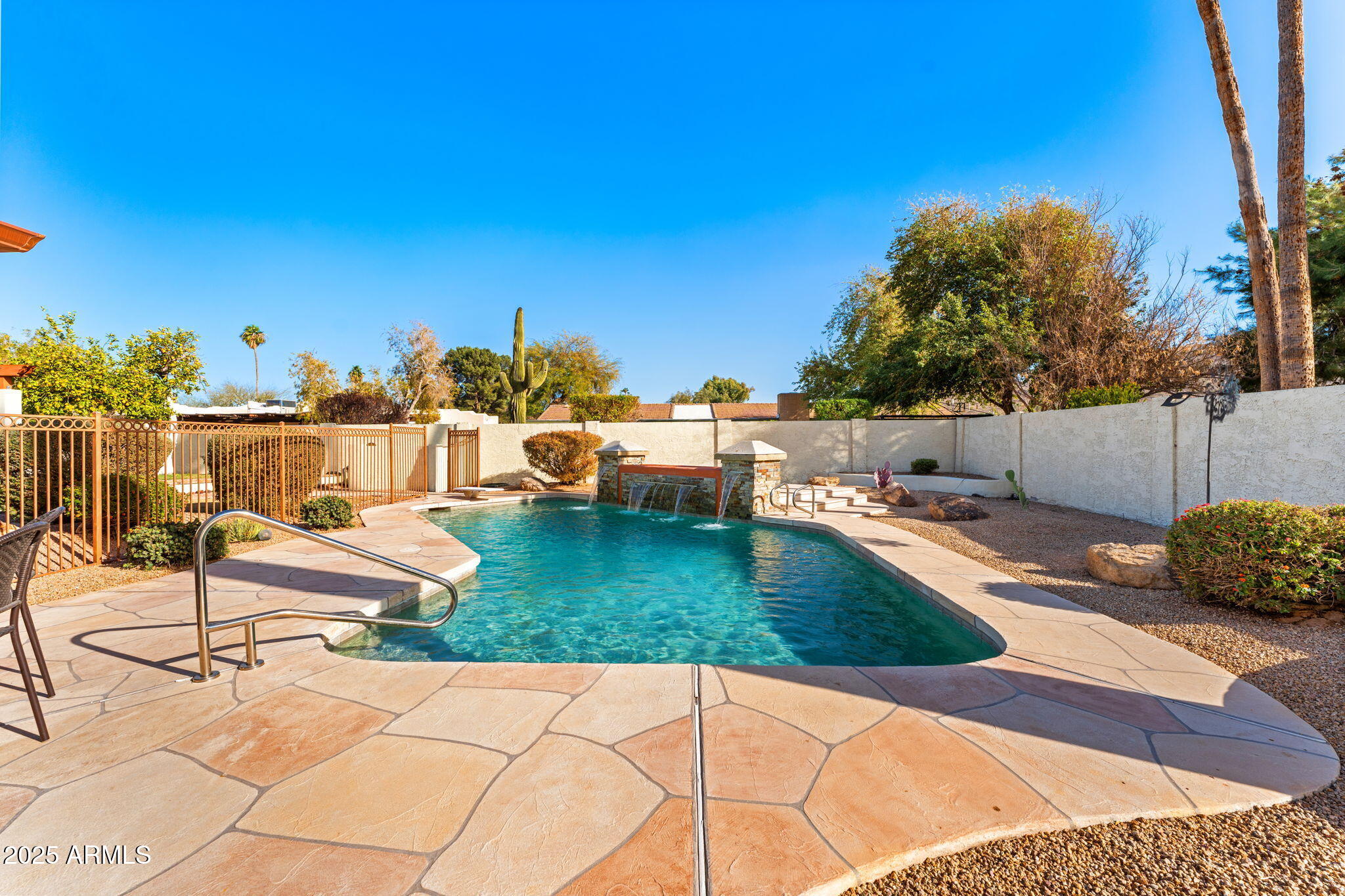 1031 W INDIAN HILLS Place