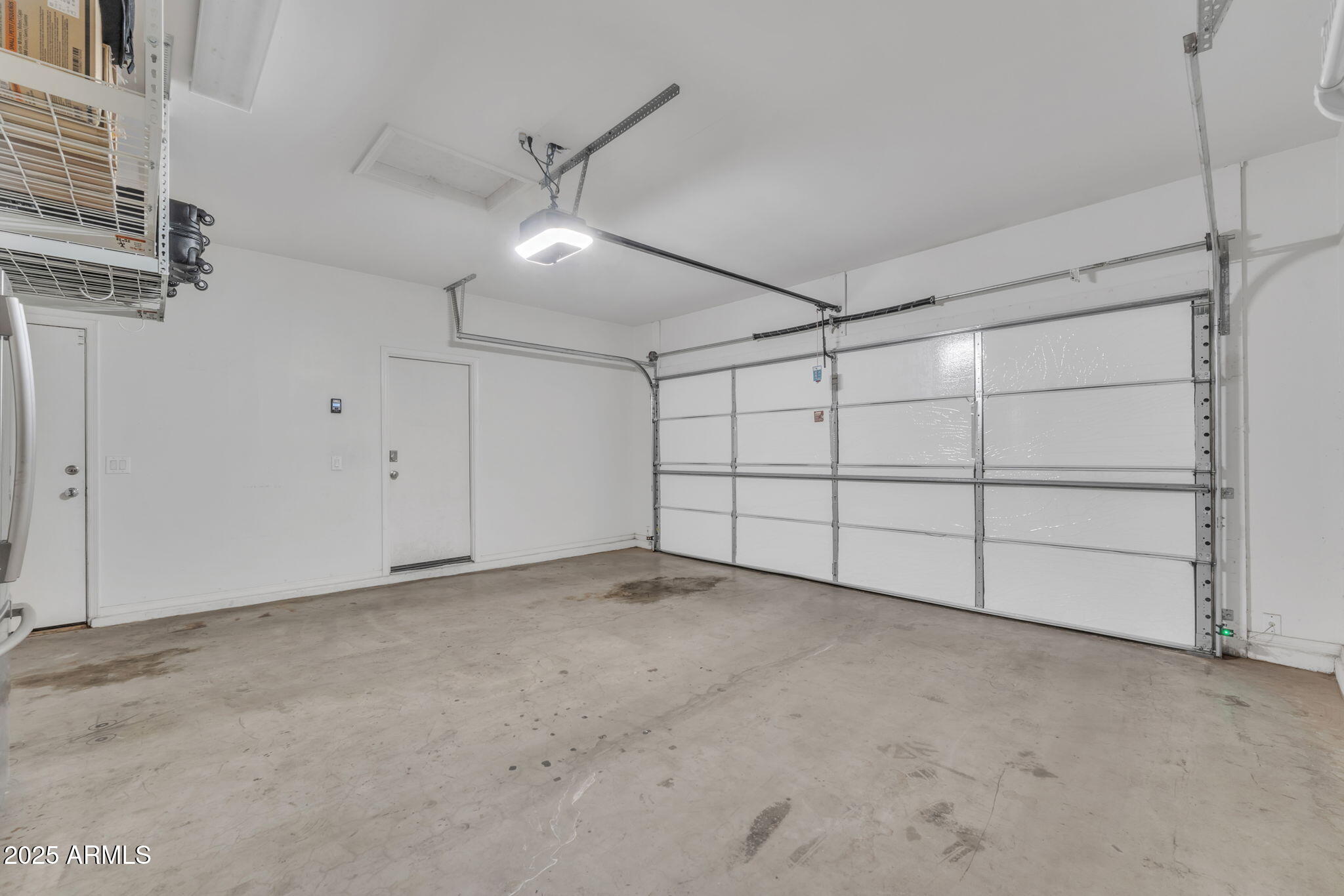 5206 W DESERT HILLS Drive