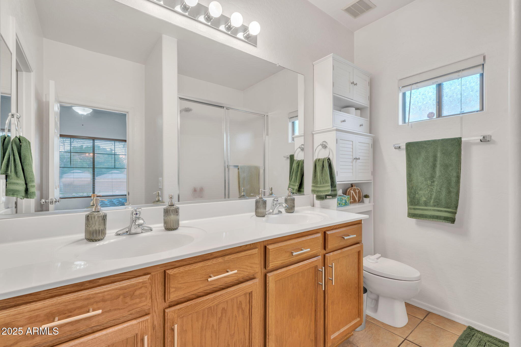 5206 W DESERT HILLS Drive