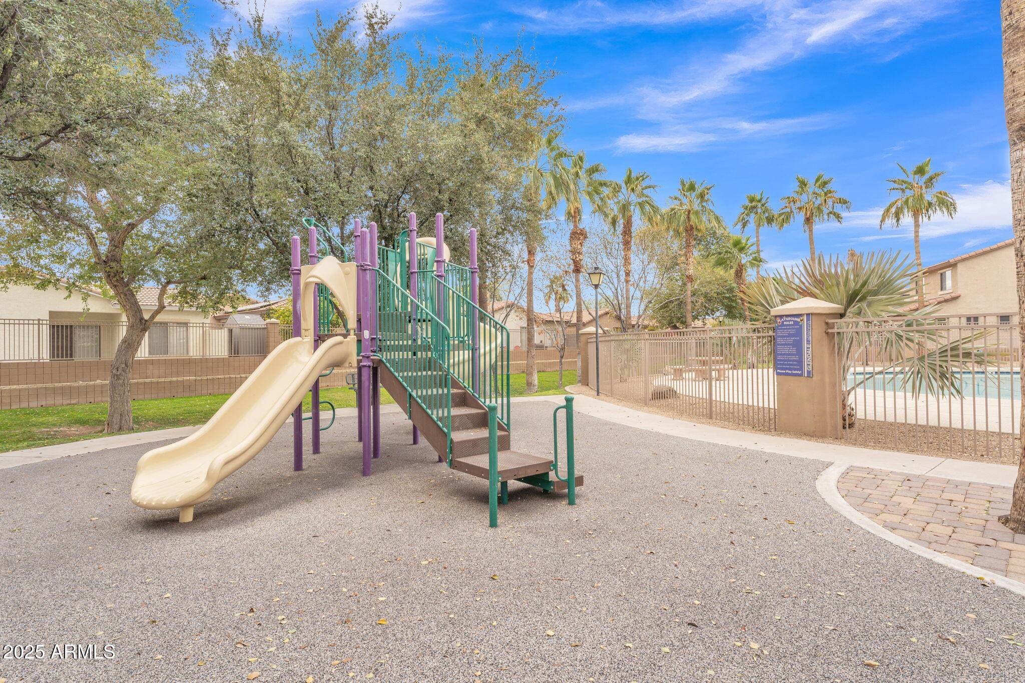 5206 W DESERT HILLS Drive