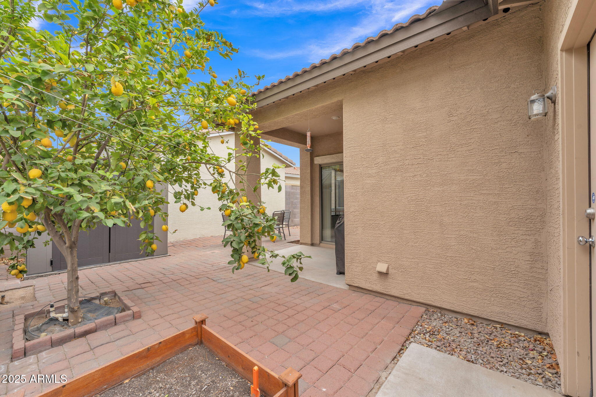 5206 W DESERT HILLS Drive