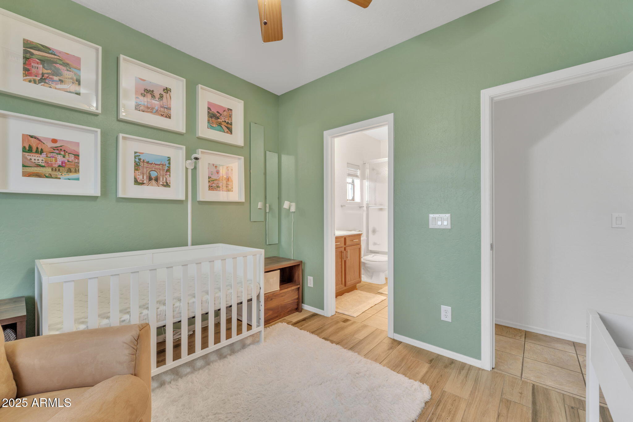 5206 W DESERT HILLS Drive