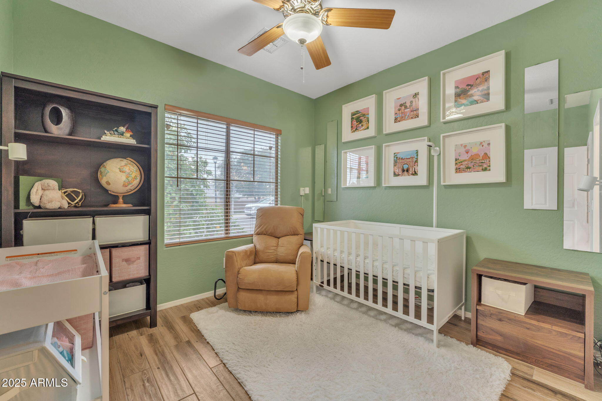 5206 W DESERT HILLS Drive