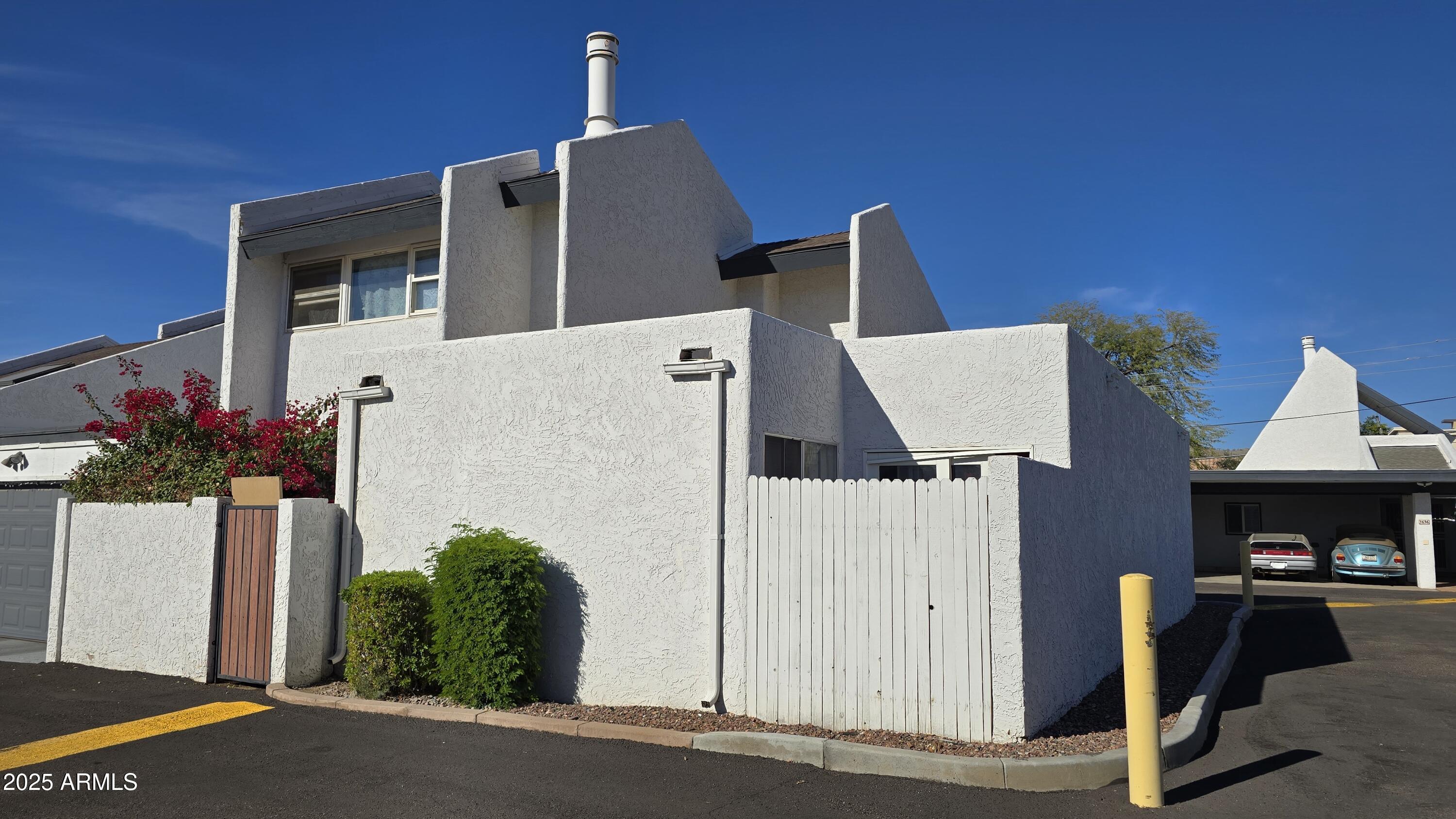 1631 E GARDENIA Avenue