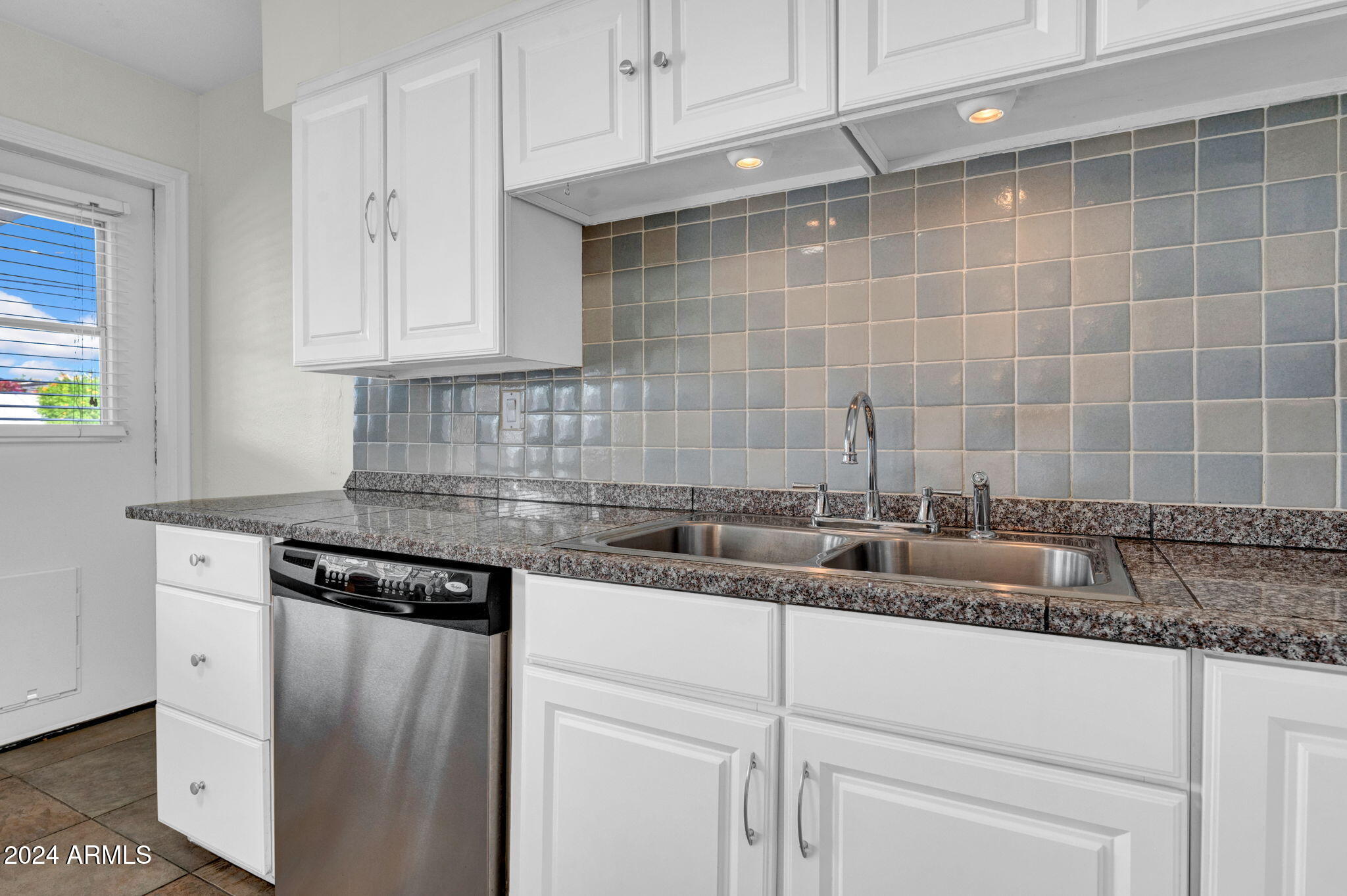 7306 E WILSHIRE Drive