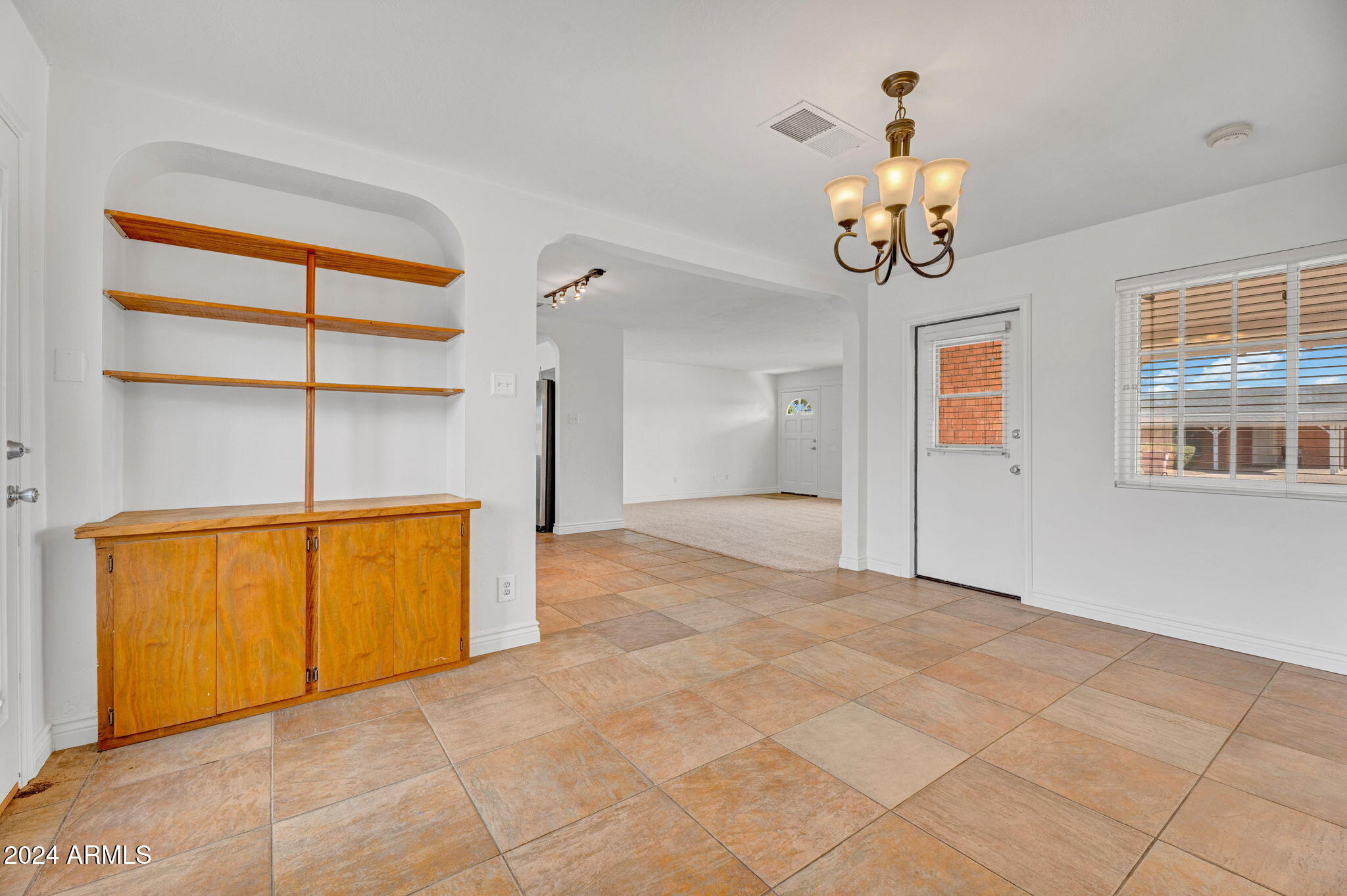 7306 E WILSHIRE Drive