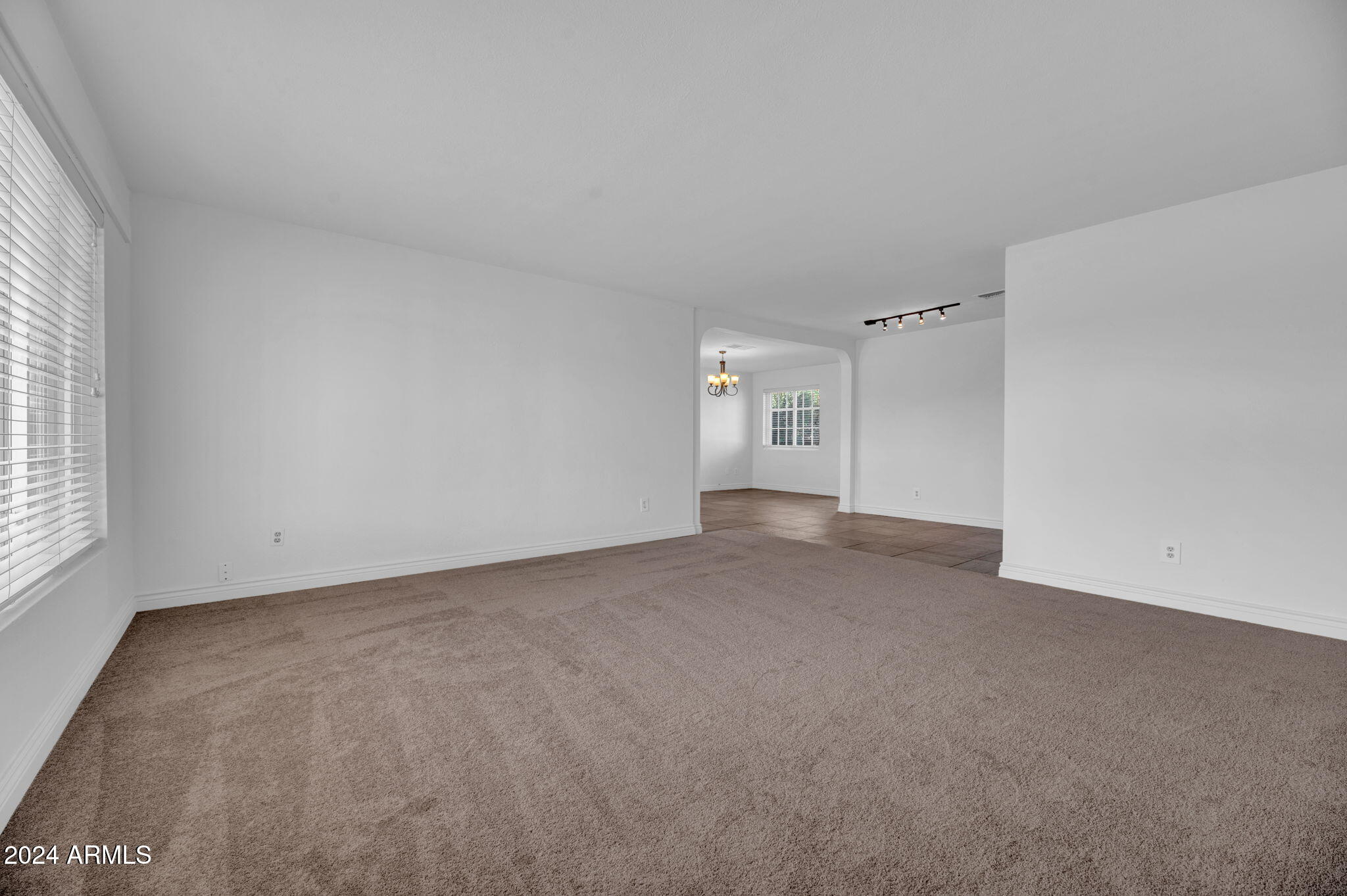 7306 E WILSHIRE Drive