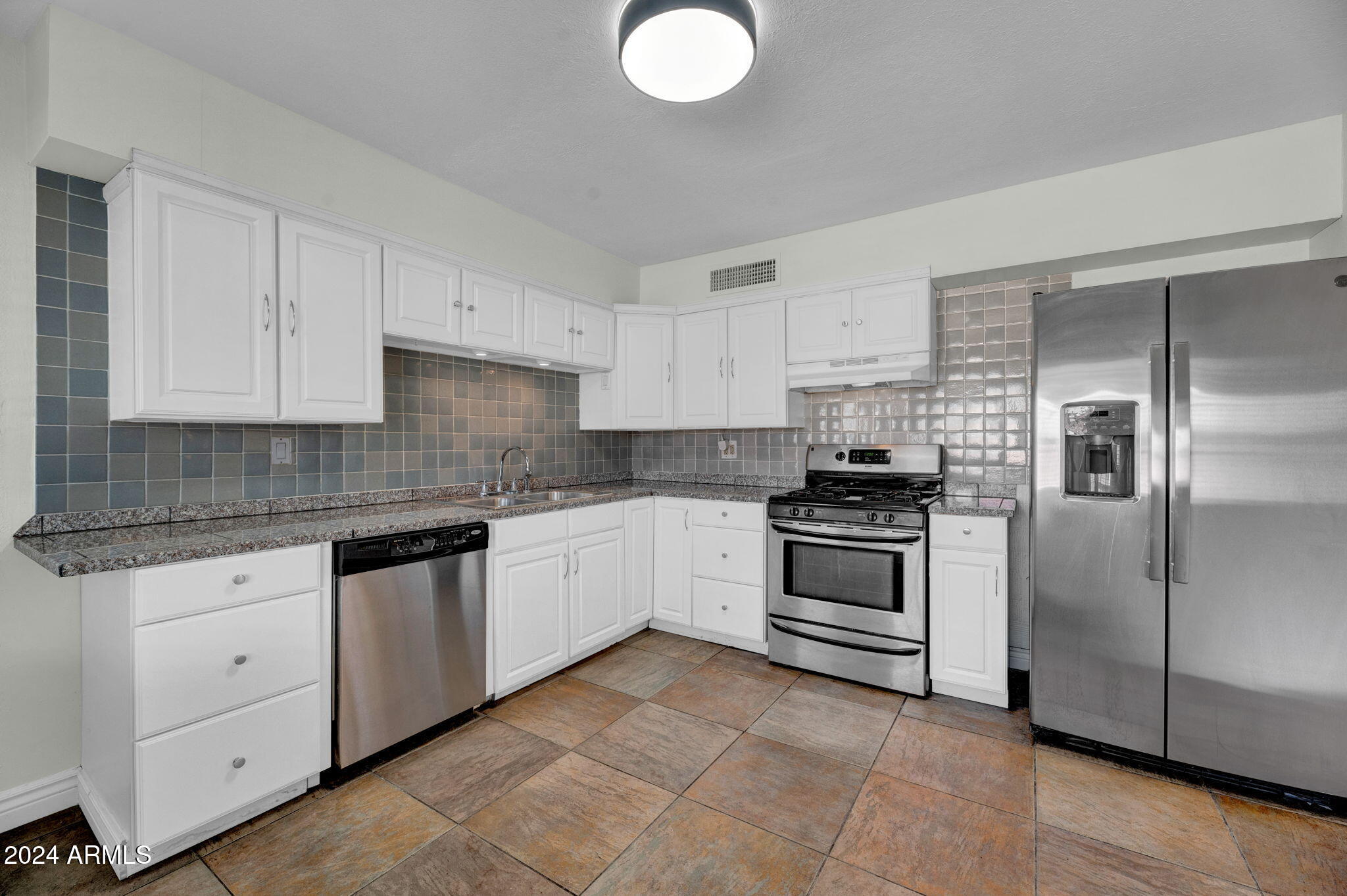 7306 E WILSHIRE Drive