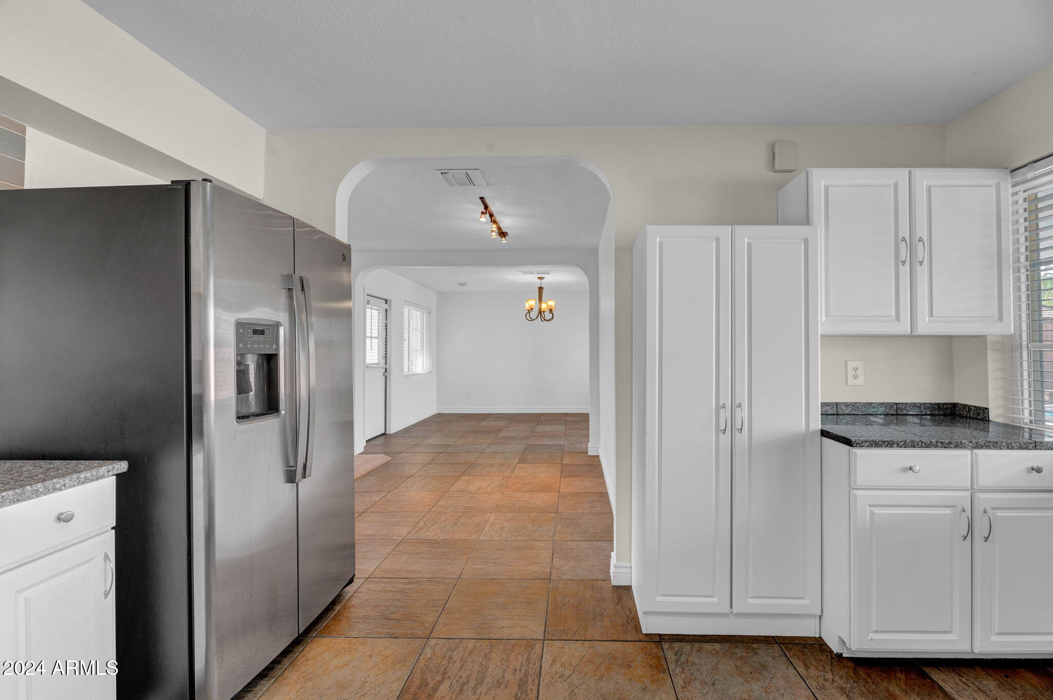 7306 E WILSHIRE Drive