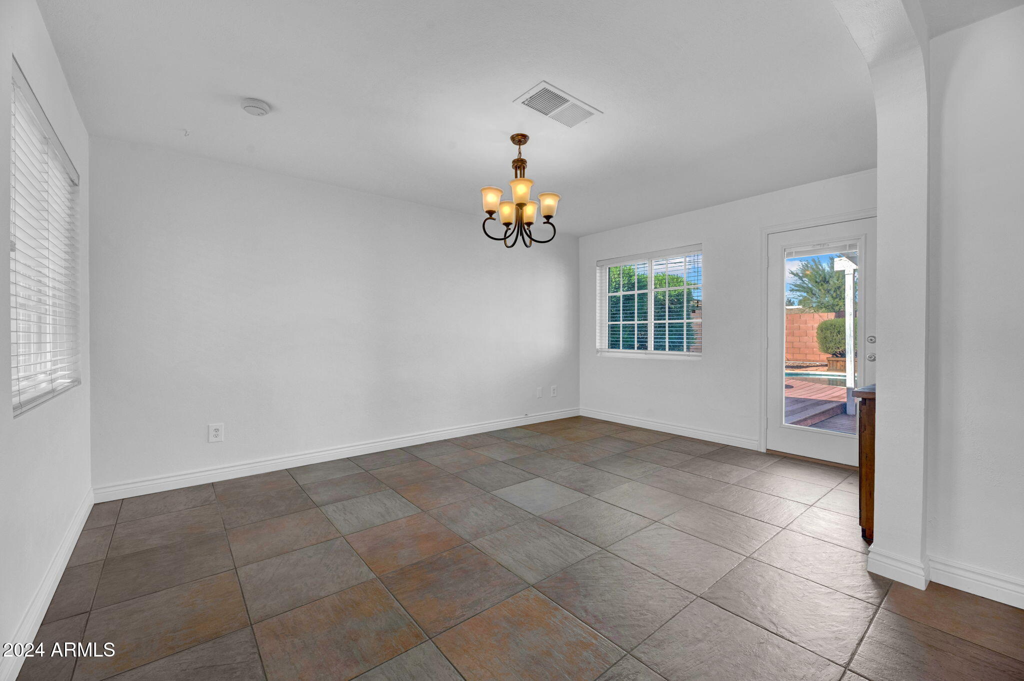 7306 E WILSHIRE Drive