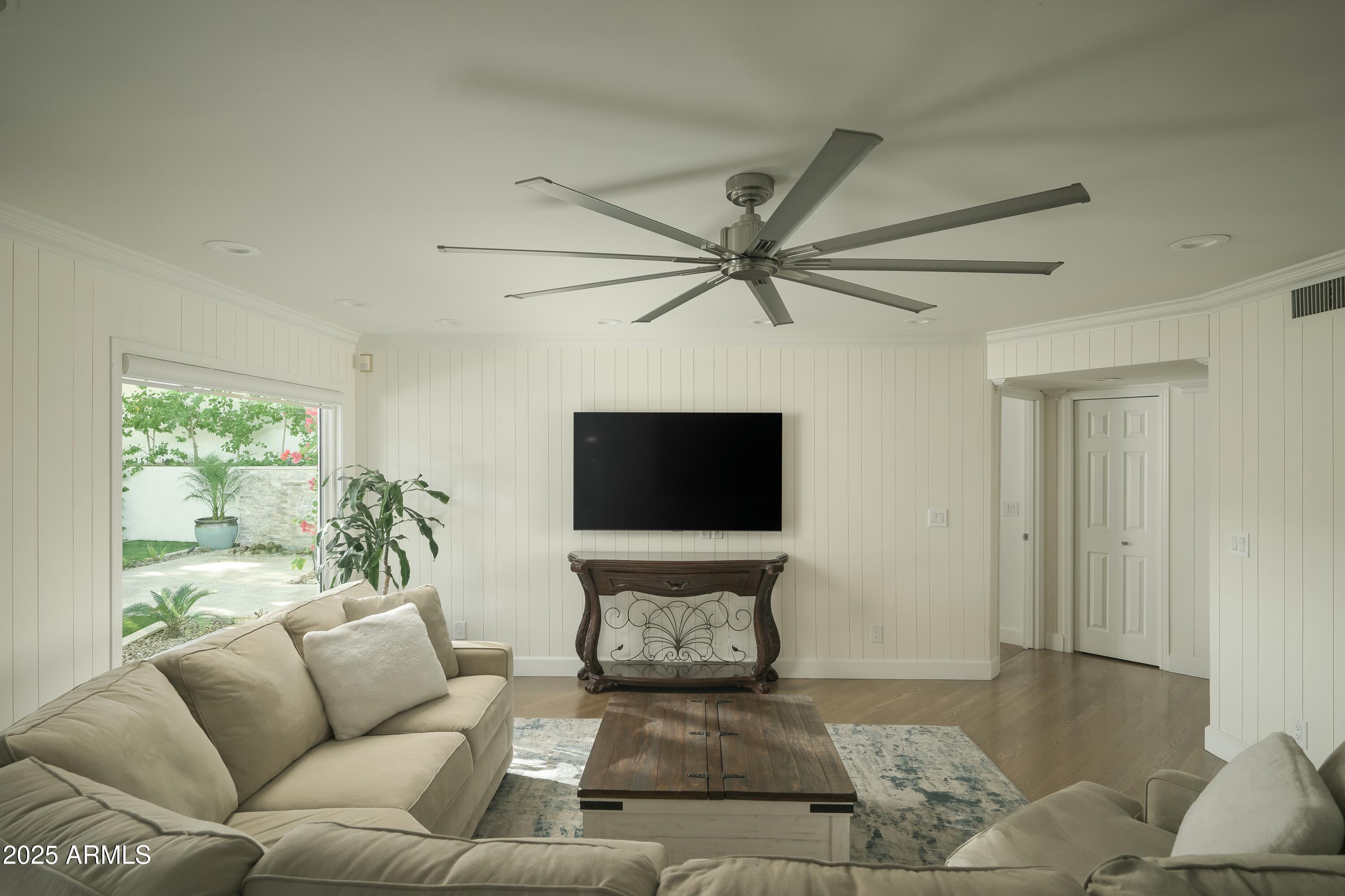 3140 E CLAREMONT Avenue