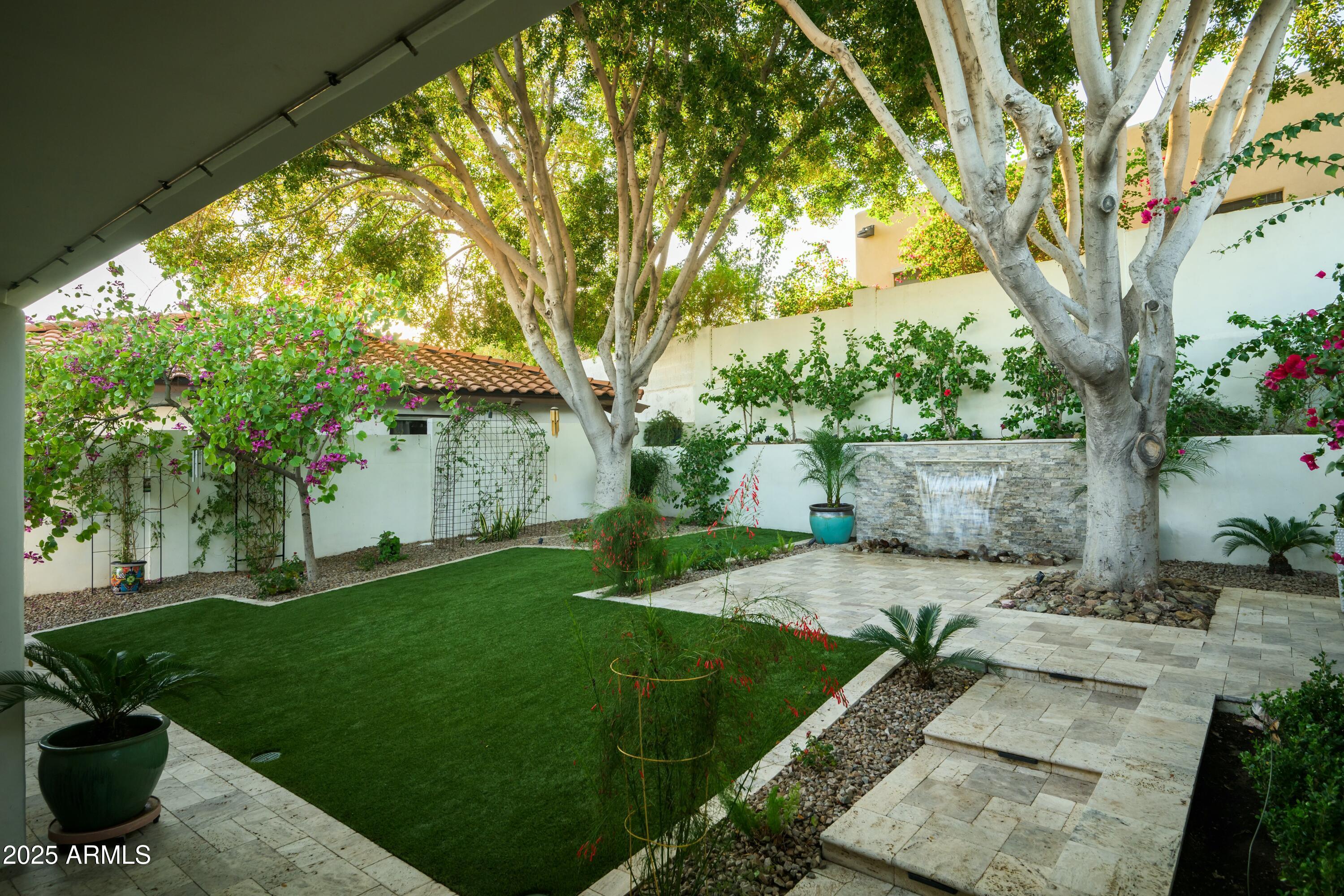 3140 E CLAREMONT Avenue