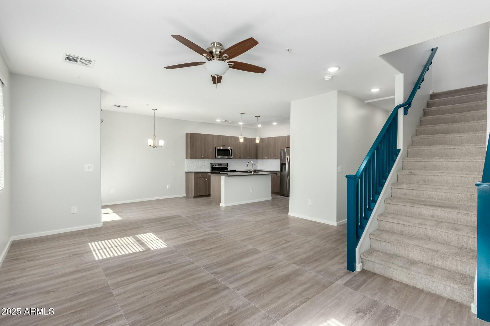 2360 E HIDALGO Avenue