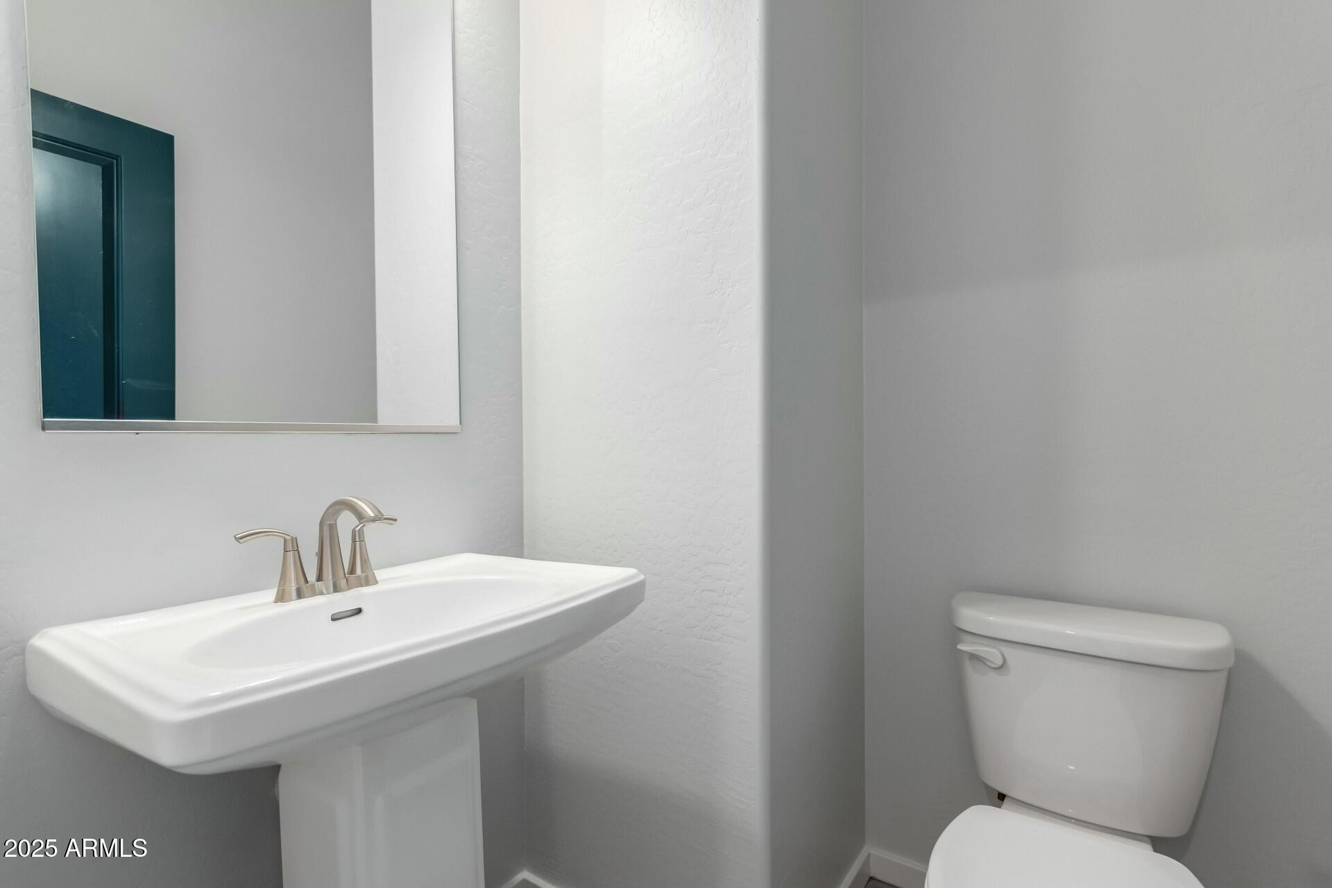 2360 E HIDALGO Avenue