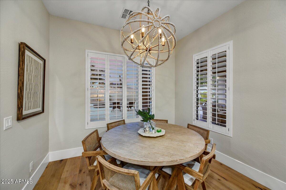 3812 E PARKSIDE Lane