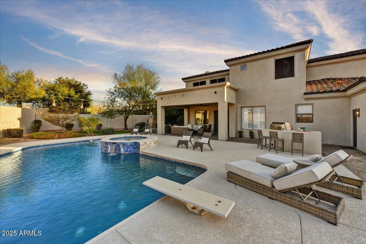 3812 E PARKSIDE Lane